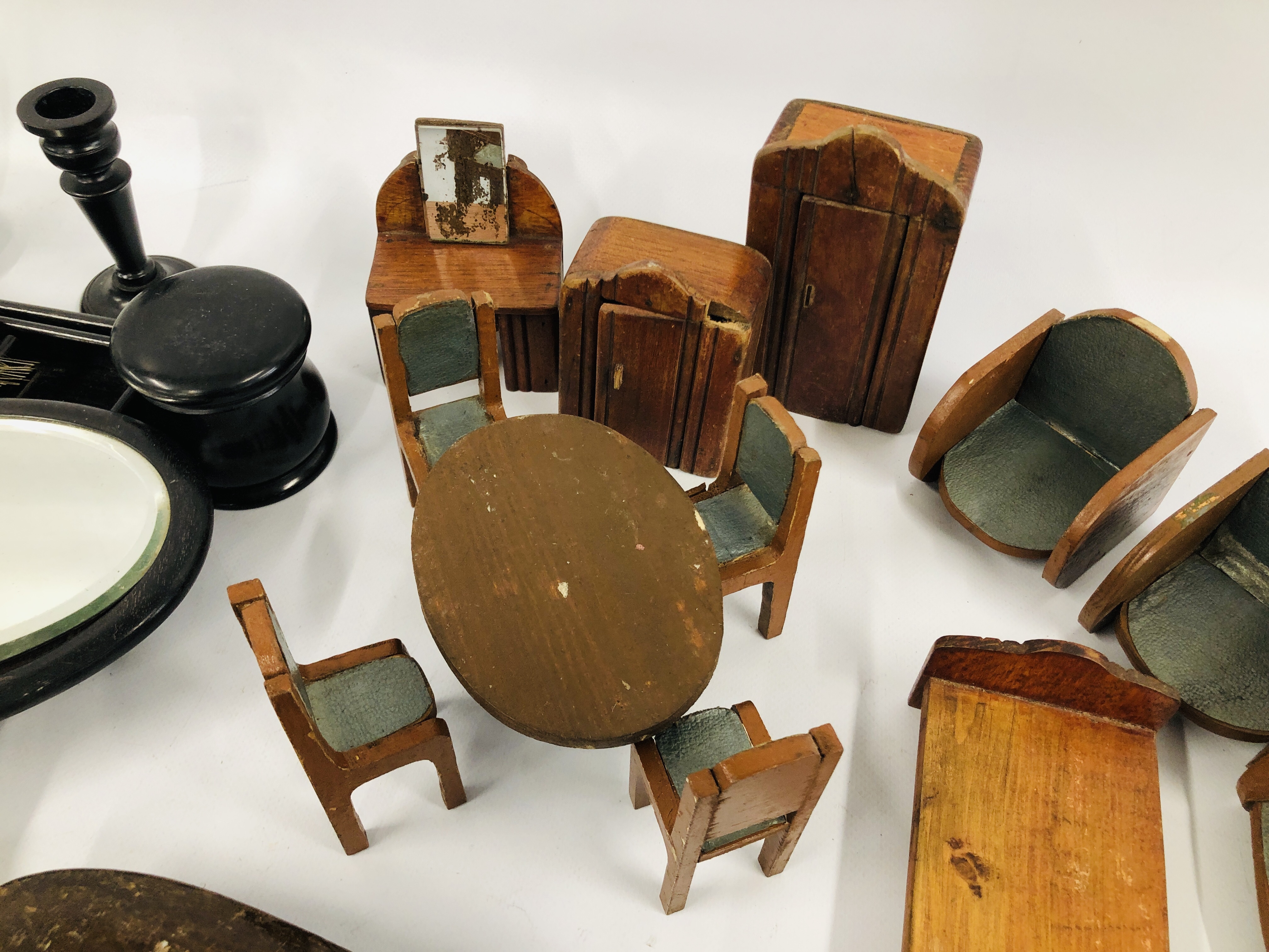 EBONY DRESSING TABLE ITEMS TO INCLUDE MIRROR, BRUSH, - Image 5 of 9