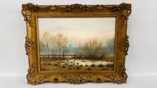 A DAVID DANE ORIGINAL OIL ON BOARD "THE BURE AT BELAUGH" IN ORNTE GILT FRAME 34CM X 24CM.