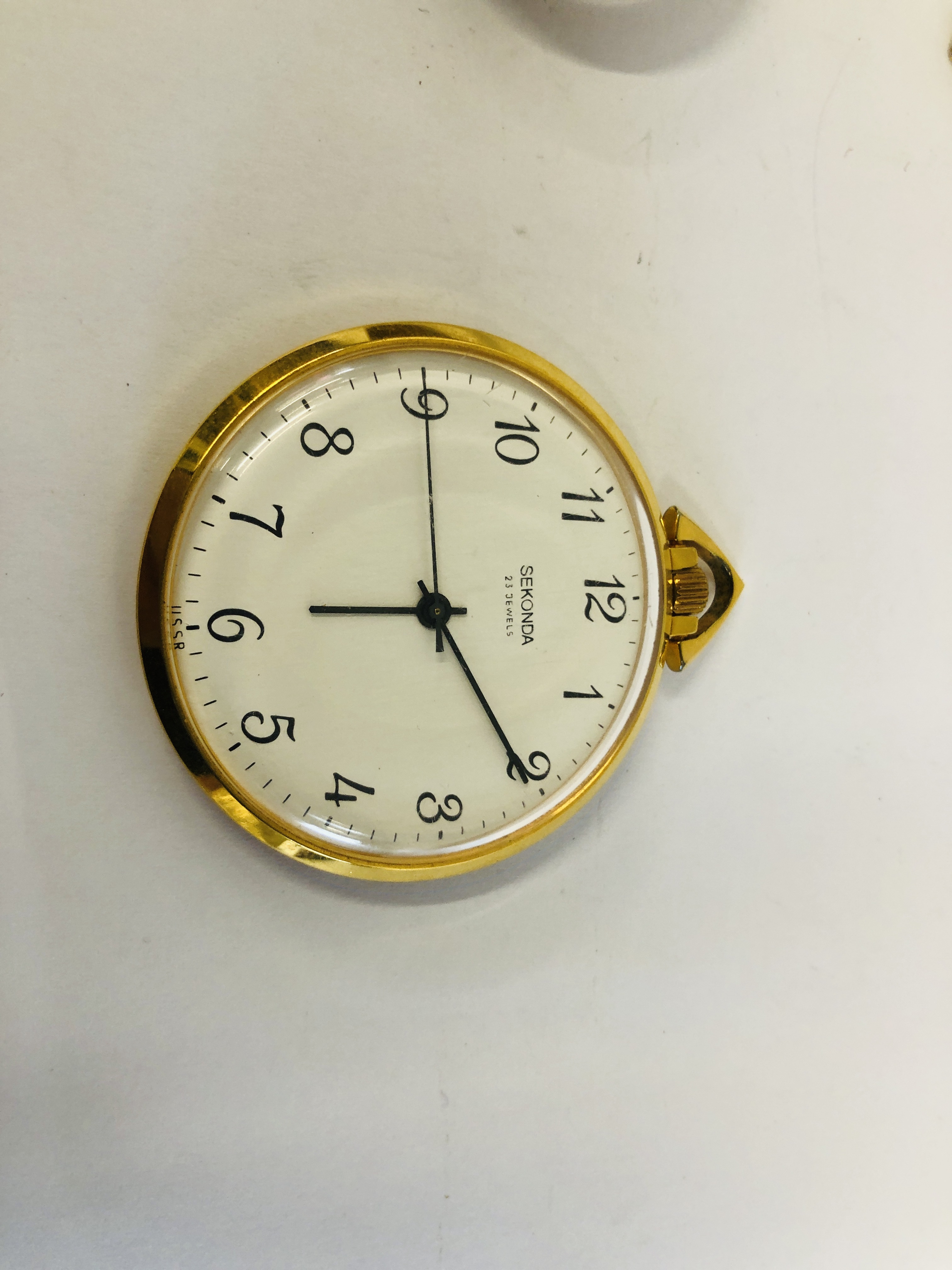 A GENTLEMANS SEKONDA POCKET WATCH WITH 23 JEWEL MOVEMENT (NO CURRENTLY RUNNING) - Image 5 of 7