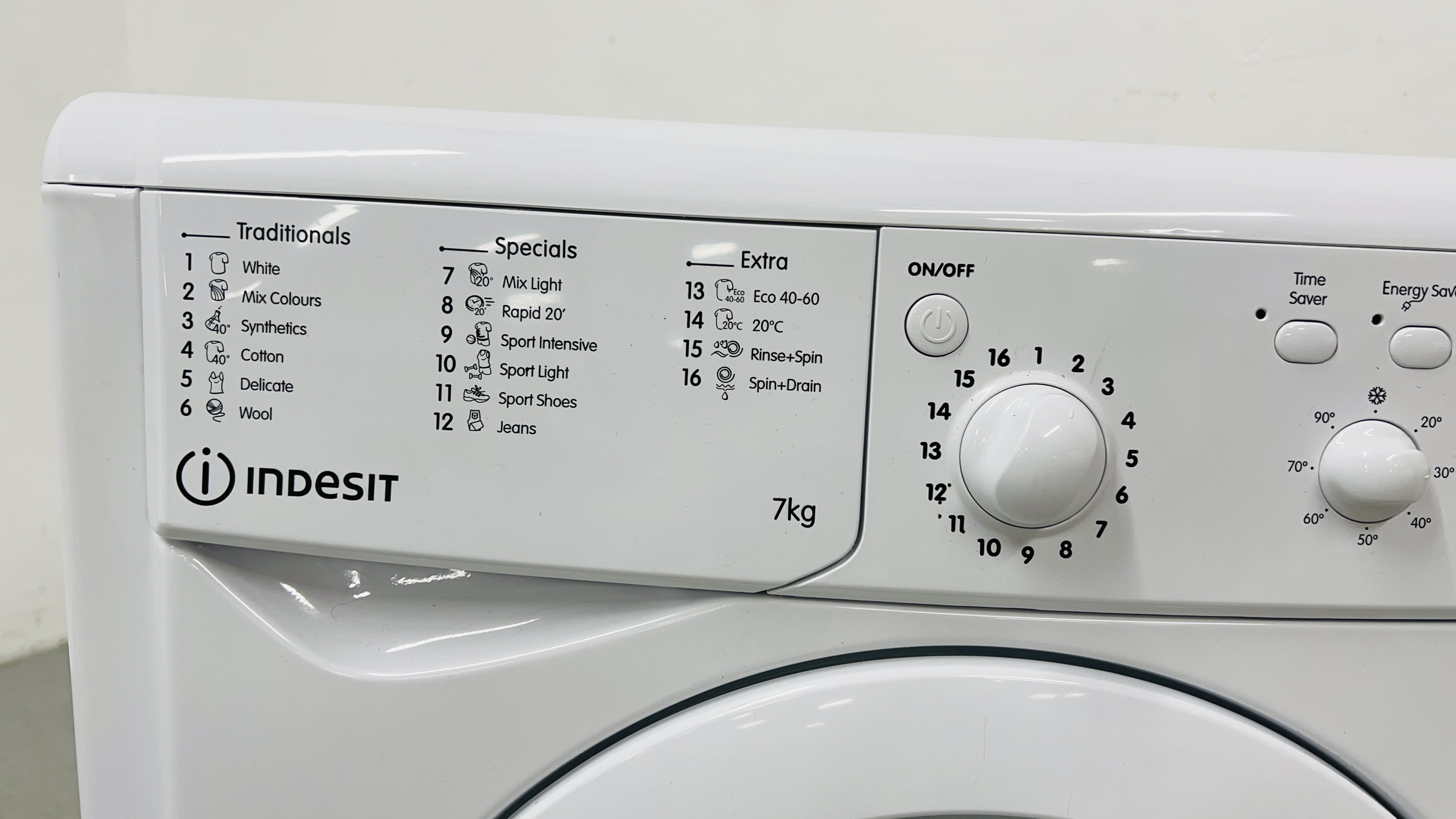 AN INDESIT 7KG WASHING MACHINE - SOLD AS SEEN - Image 3 of 6