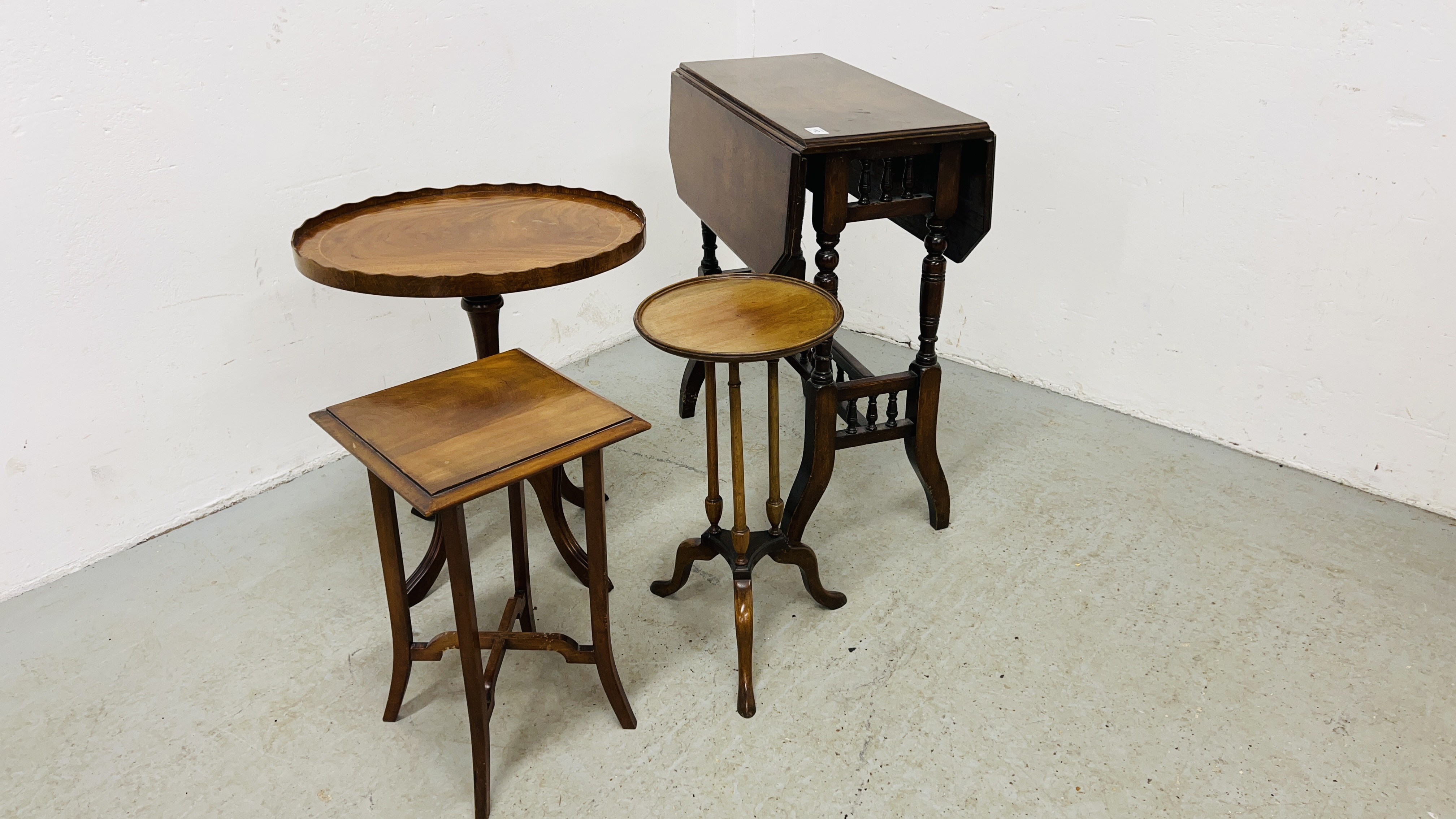 VINTAGE MAHOGANY DROP LEAF OCCASIONAL TABLE ALONG WITH A FURTHER THREE OCCASIONAL TABLES OF