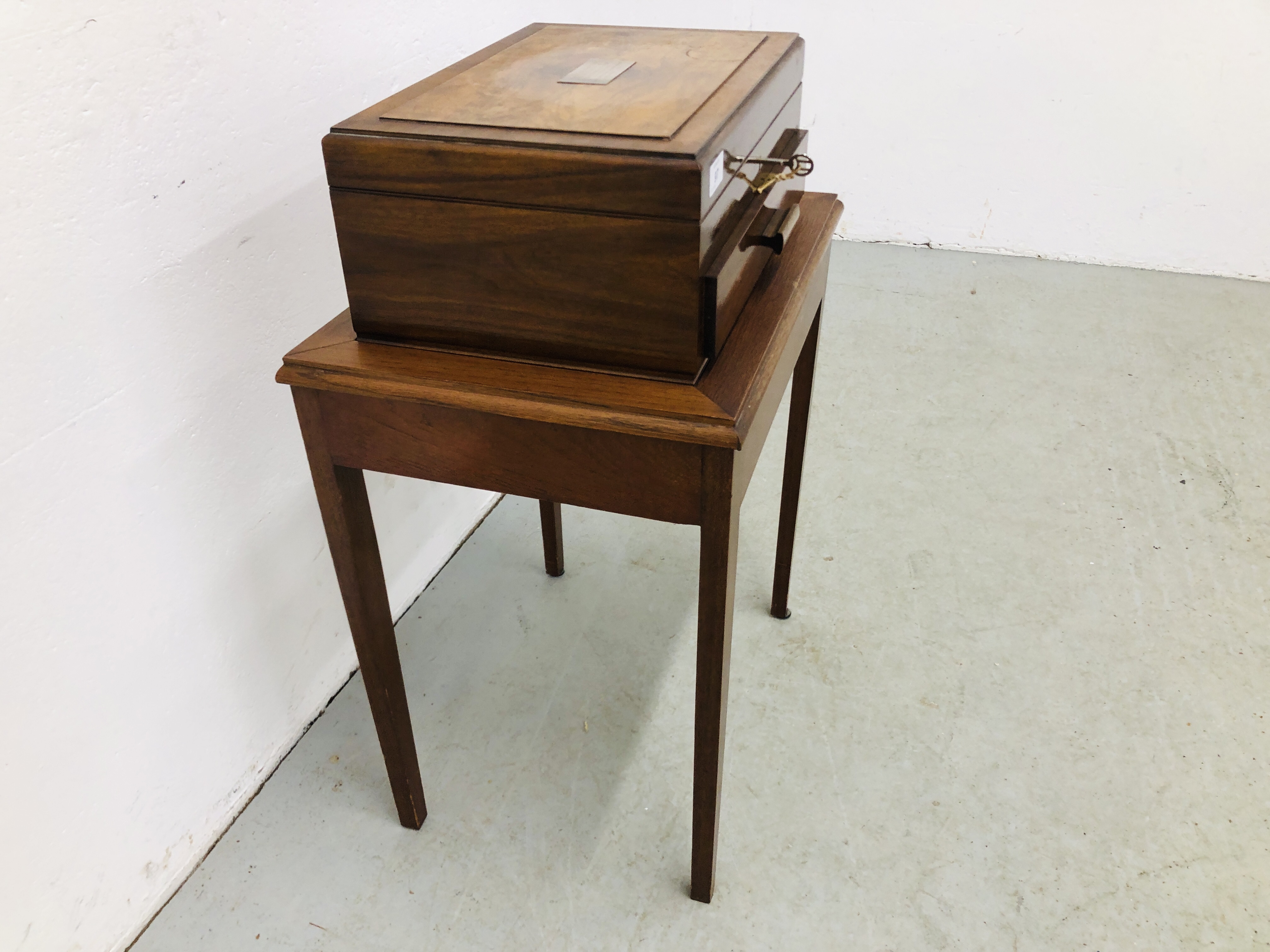 A MAHOGANY CANTEEN OF SILVER PLATED CUTLERY (NOT COMPLETE) ON MAHOGANY STAND - Image 7 of 9