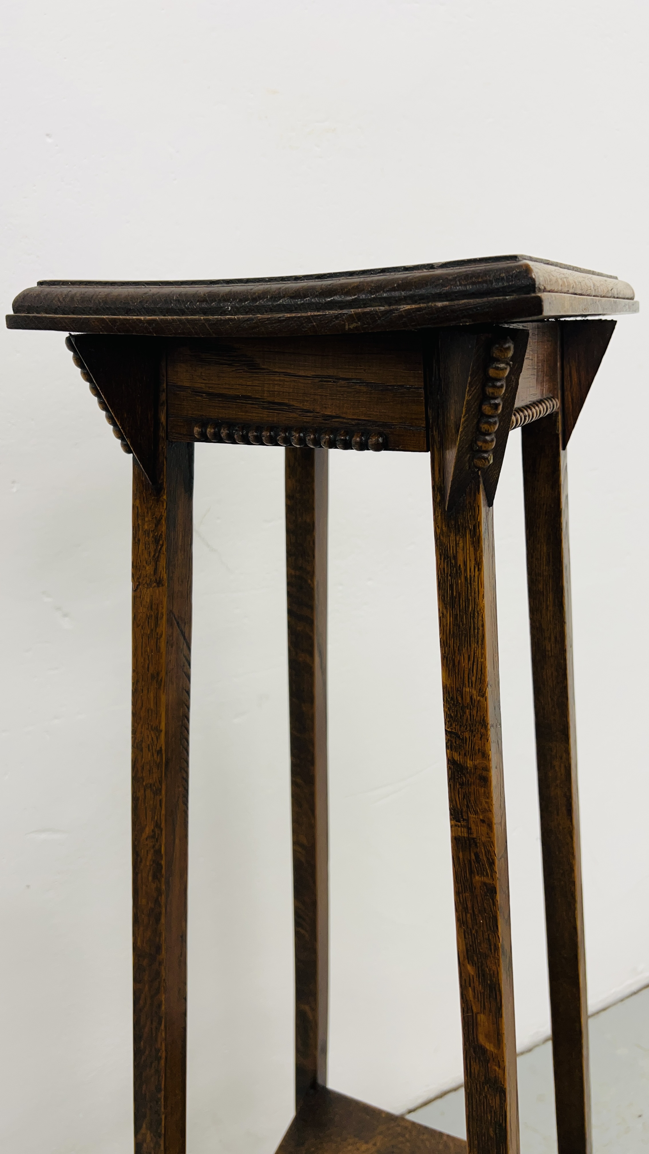 AN ARTS AND CRAFTS STYLE TWO TIER OAK PLANT STAND WIDTH 26CM. DEPTH 26CM. HEIGHT 102CM. - Image 4 of 5