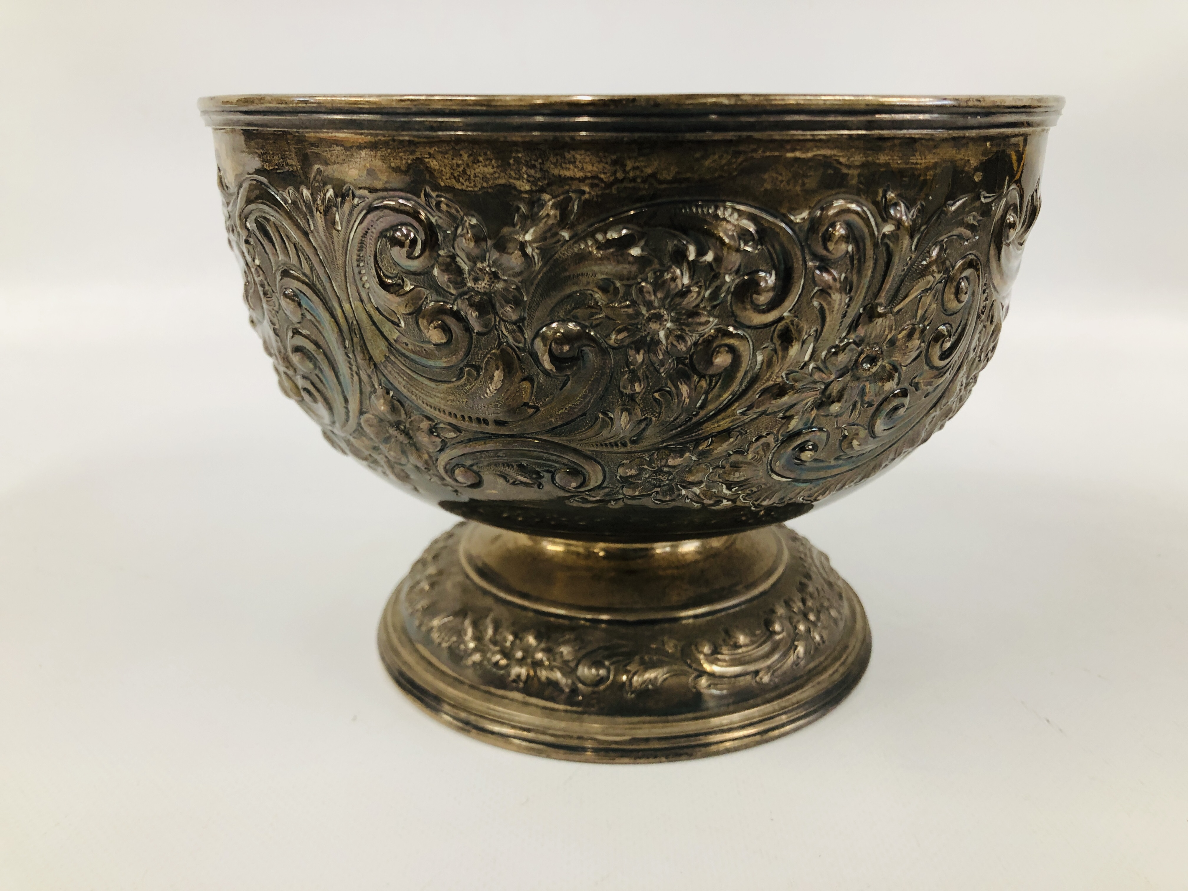 FOOTED CIRCULAR SILVER ROSE BOWL THE BODY WITH SCROLL AND FLOWER DECORATION SHEFFIELD 1912 WIDTH - Image 5 of 9