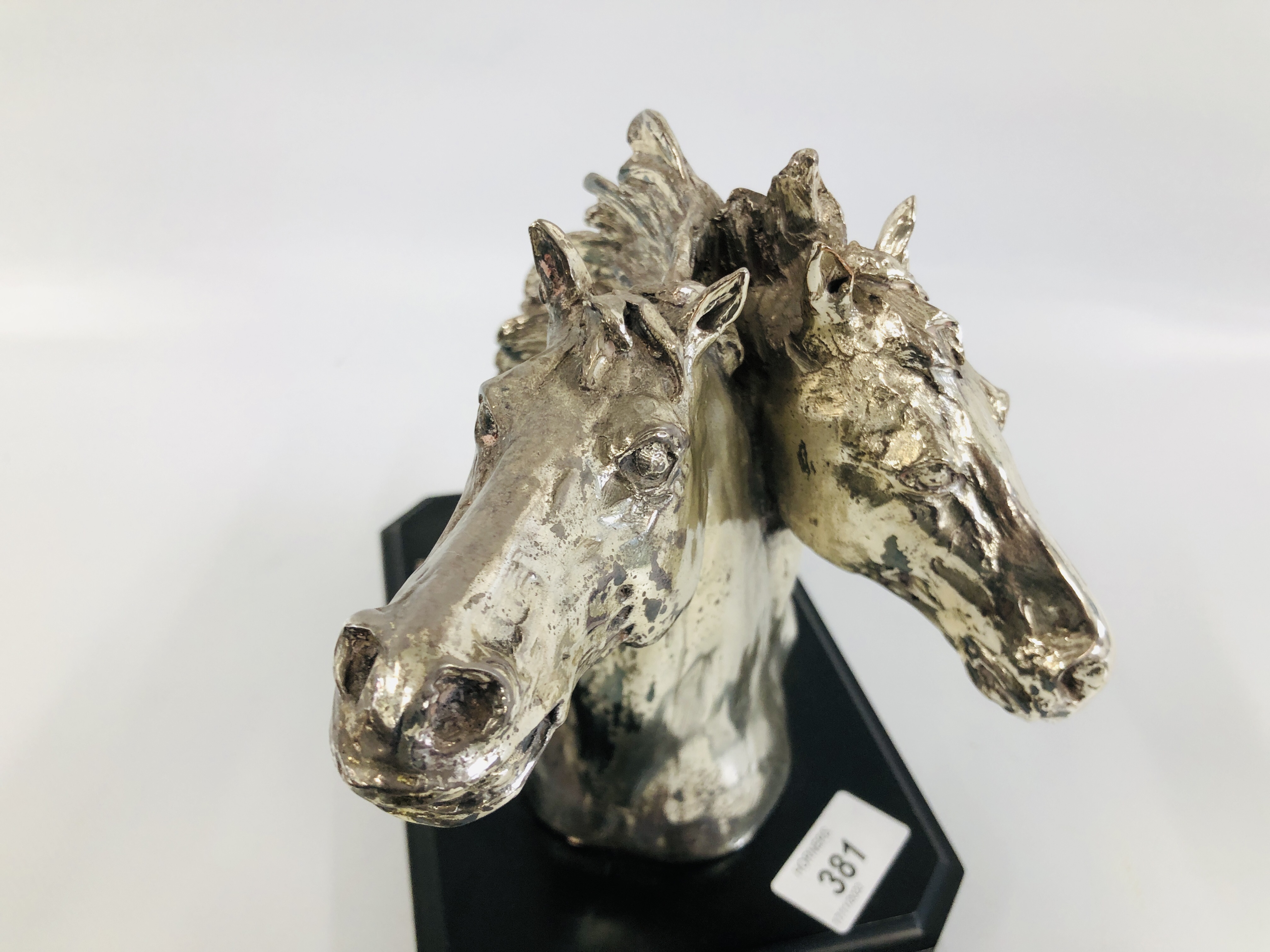 LIMITED EDITION ERMES OTTAVIANI HORSES HEAD SCULPTURE BEARING SIGNATURE, H 19.5CM. - Image 7 of 11