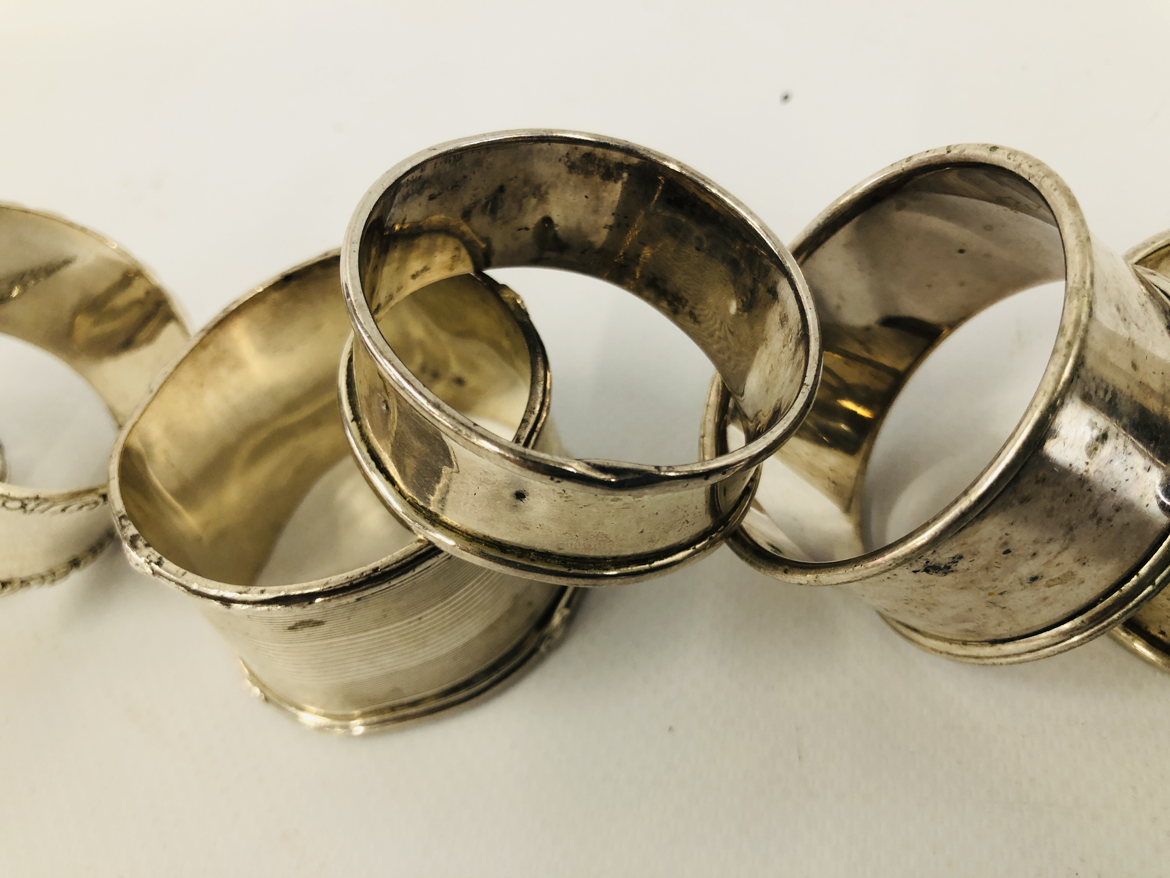 A GROUP OF FOUR SILVER NAPKIN RINGS ALONG WITH FOUR OTHERS UNMARKED - Image 6 of 9