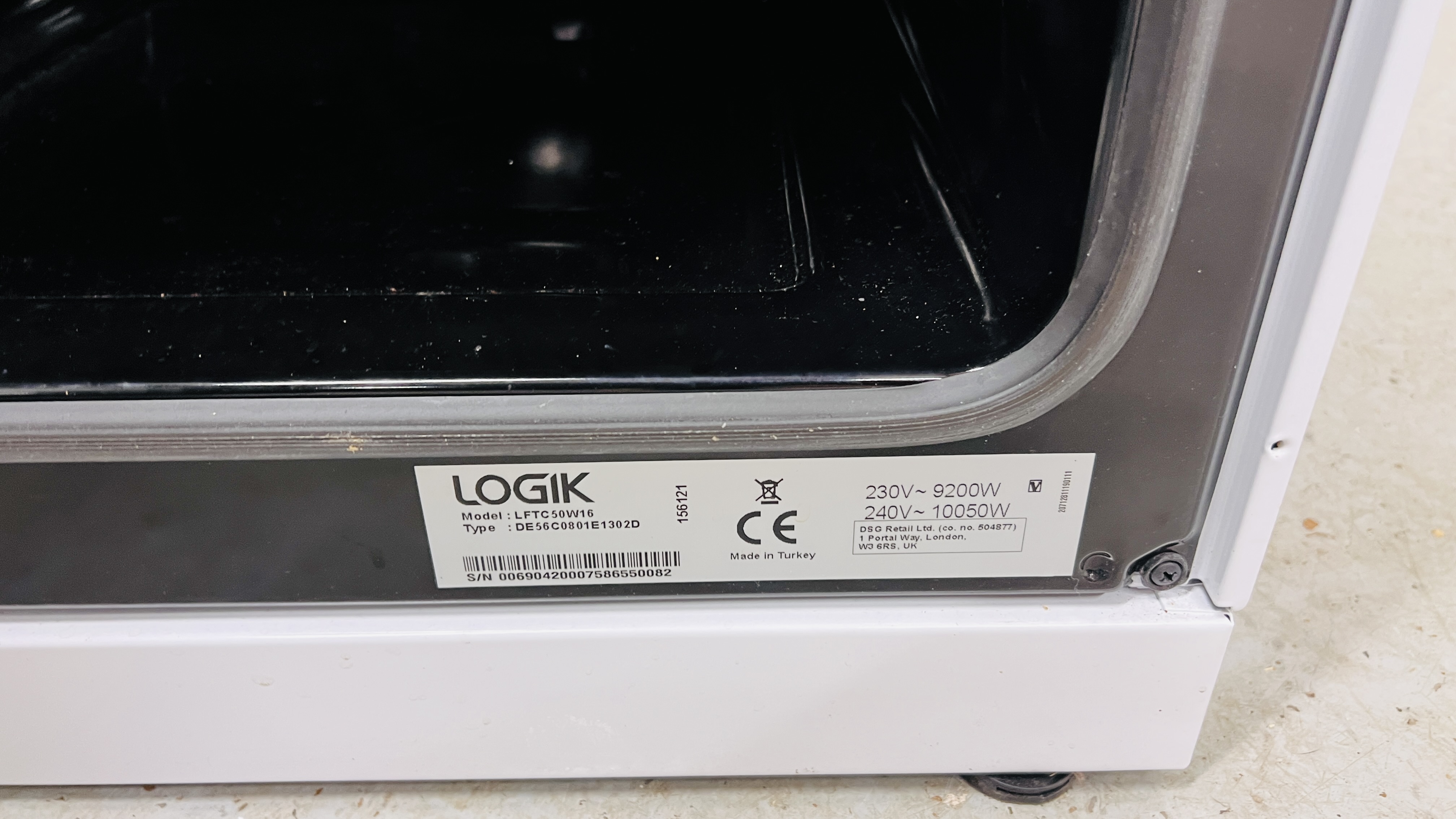 LOGIK ELECTRIC OVEN - SOLD AS SEEN. - Image 10 of 10