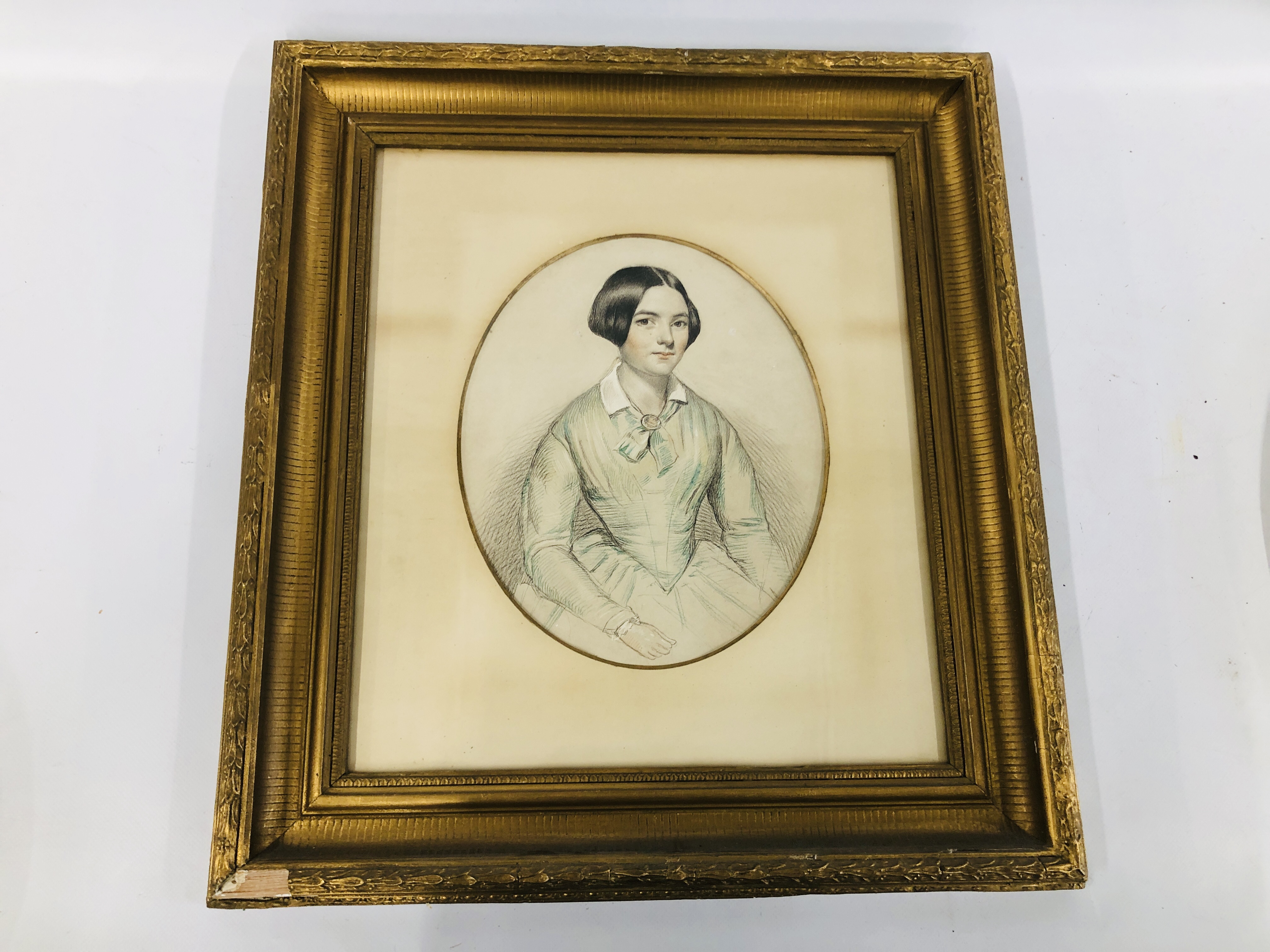 AN ORIGINAL GILT FRAMED PORTRAIT OF A YOUNG LADY IN AN OVAL MOUNT, - Image 8 of 10