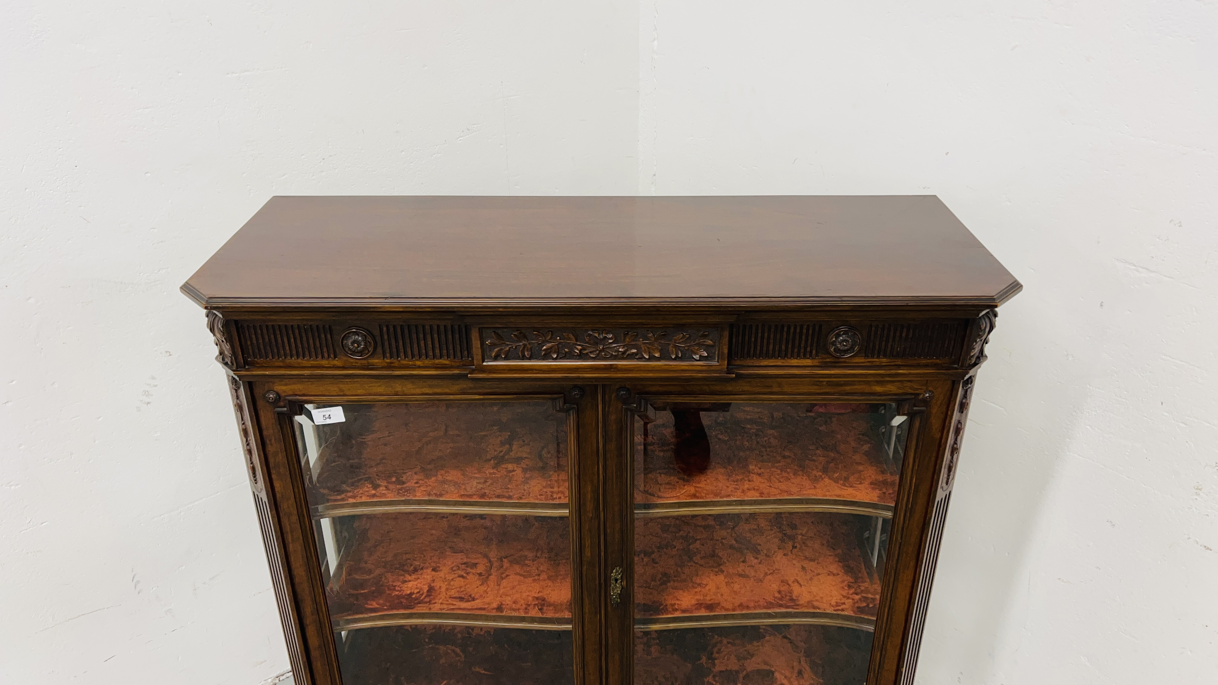 ANTIQUE MAHOGANY TWO DOOR GLAZED DISPLAY CABINET WITH VELVET UPHOLSTERED SHELVES STANDING ON REEDED - Image 2 of 14