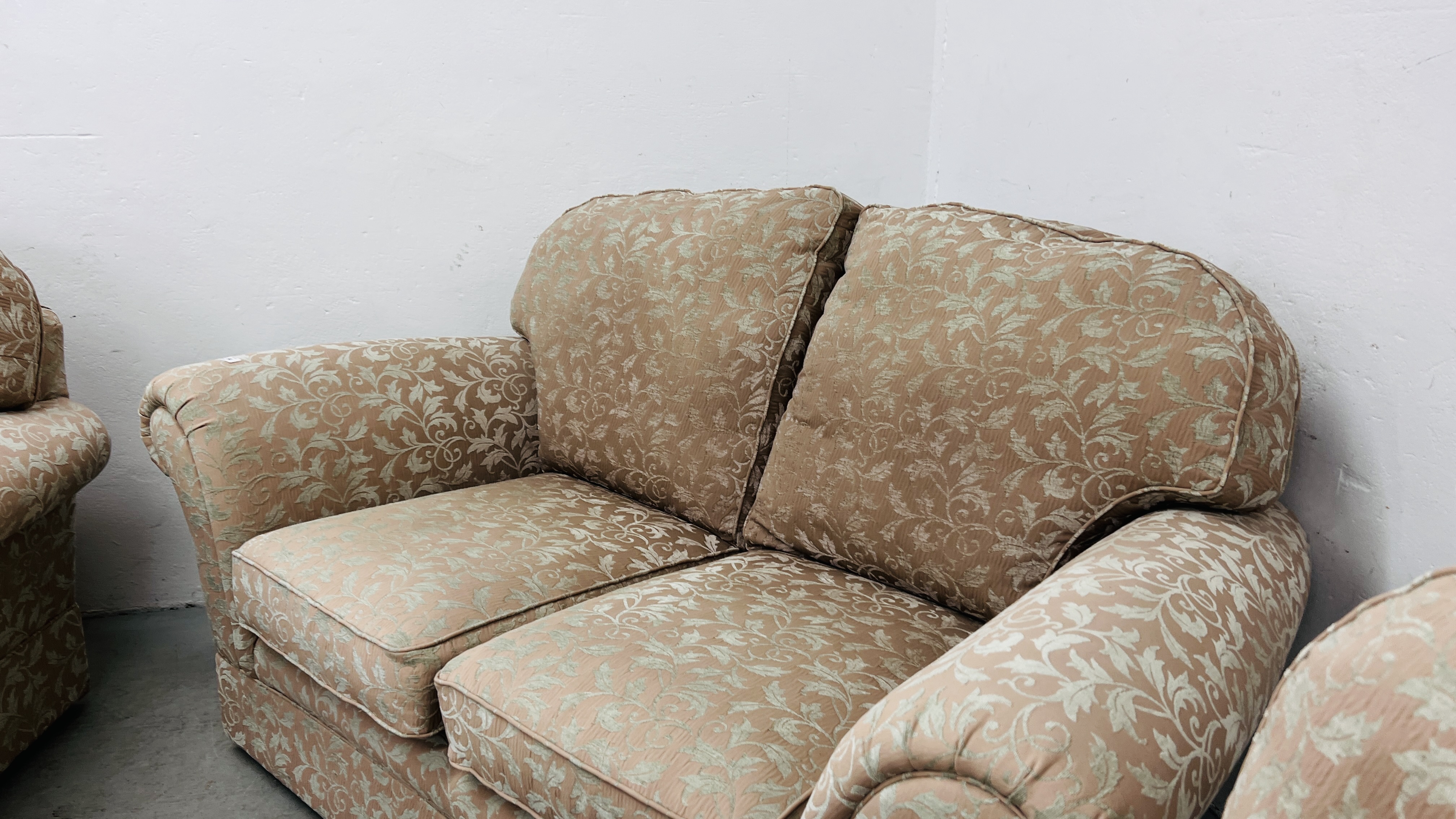 QUALITY MARKS & SPENCER LOUNGE SUITE COMPRISING TWO SEATER SOFA, - Image 7 of 18