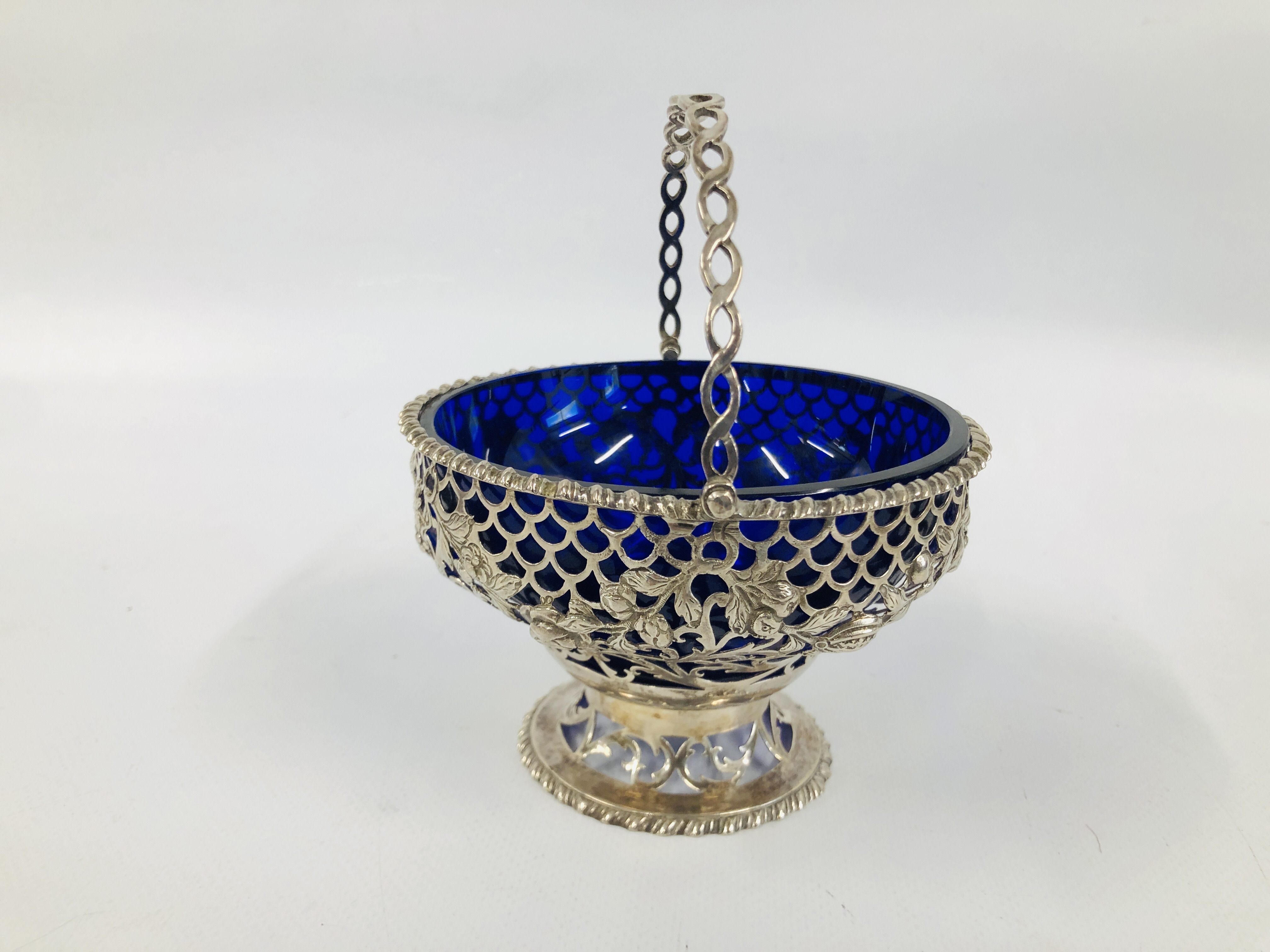 A SILVER SWING HANDLED SUGAR BASIN OF OGEE FORM, - Image 3 of 11