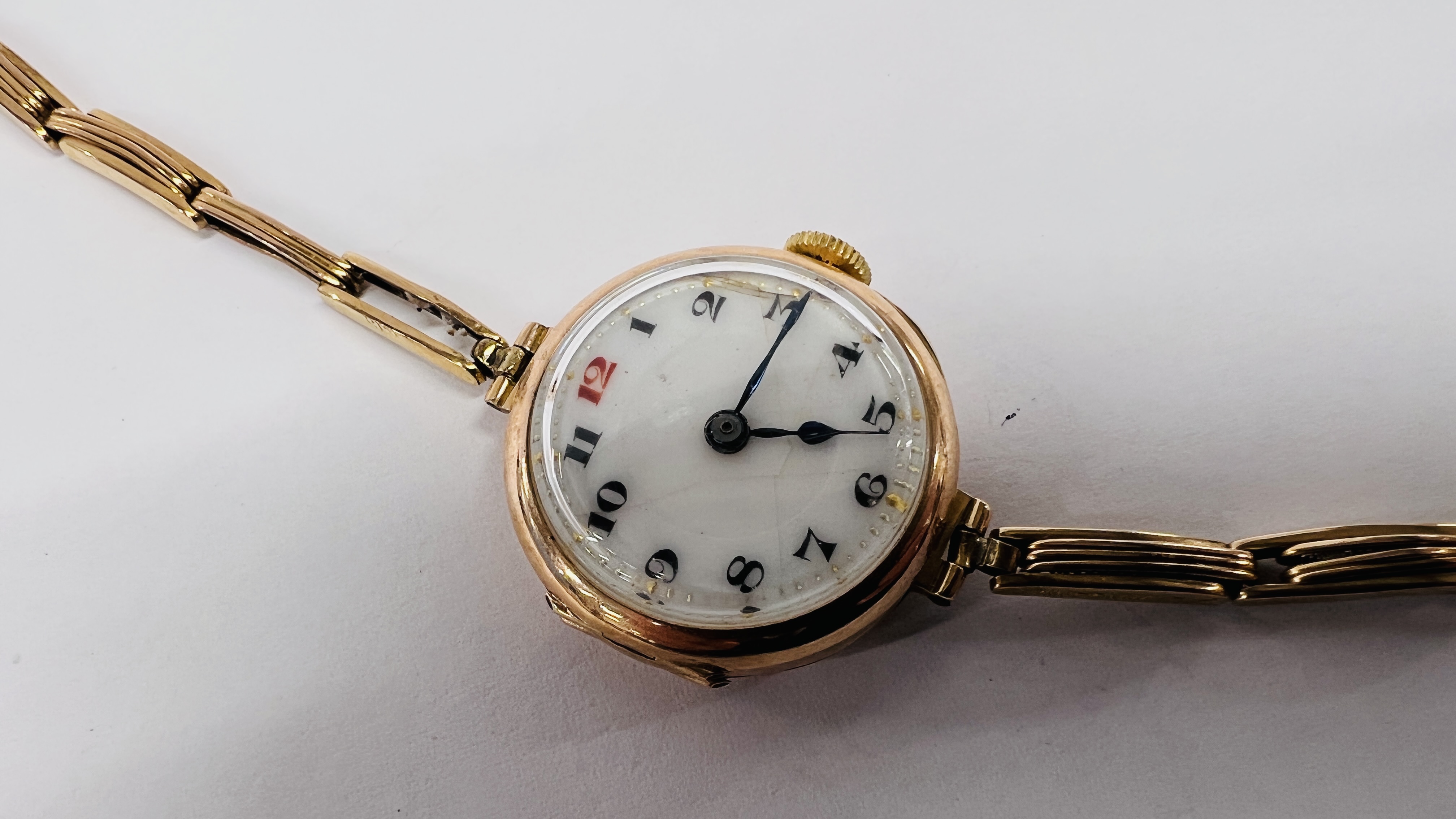 LADY'S 9CT GOLD COCKTAIL WATCH, ENAMELLED DIAL ON EXPANDING 9CT GOLD BRACELET STRAP. - Image 9 of 16