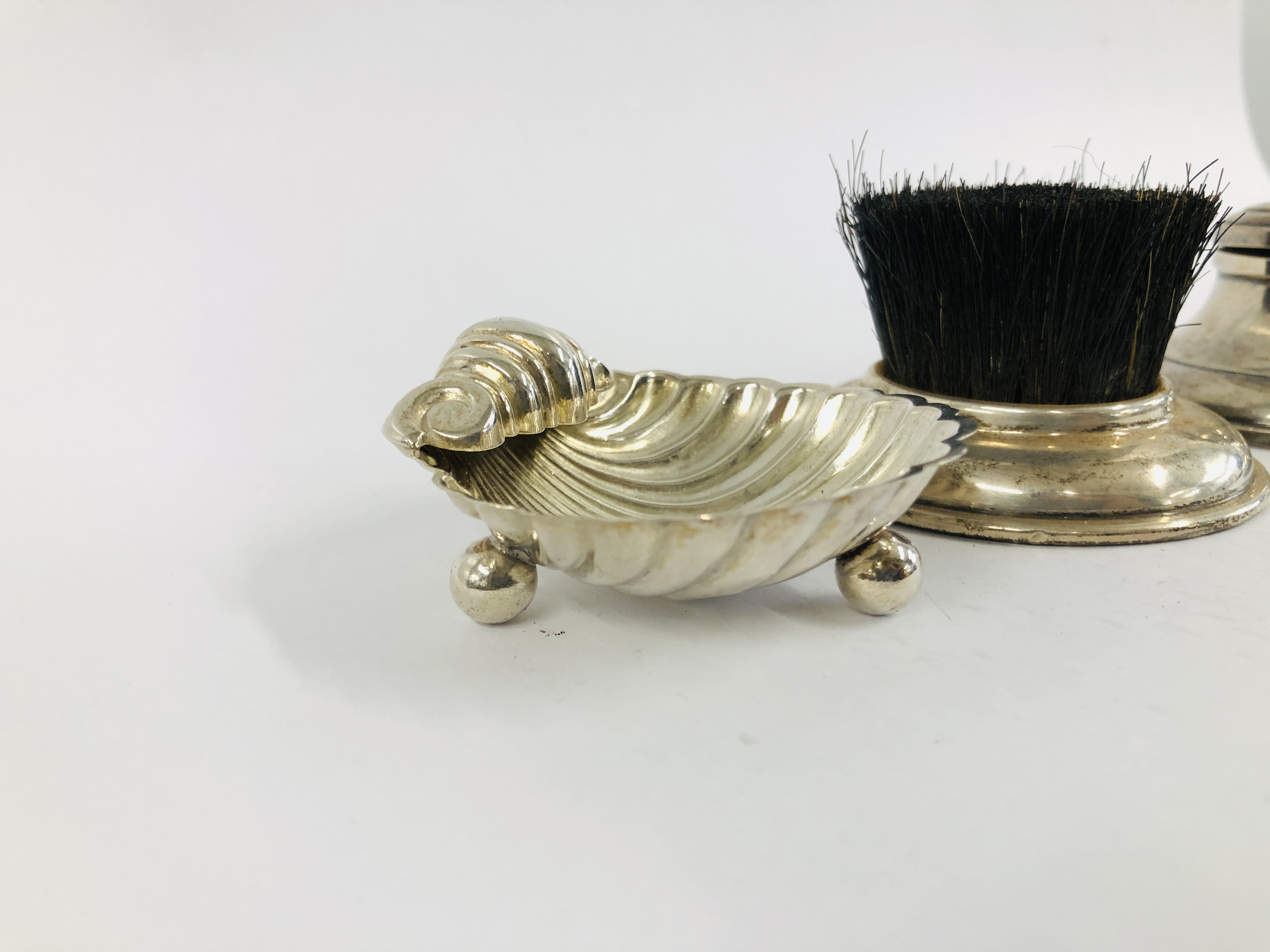 SILVER MOUNTED CIRCULAR BRUSH, BIRMINGHAM 1902 ALONG WITH A SILVER INKWELL AND SILVER SHELL SALT, - Image 2 of 8