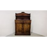 A VICTORIAN MAHOGANY SINGLE DRAWER SIDEBOARD WITH UPSTAND WIDTH 100CM. DEPTH 44CM. HEIGHT 146CM.