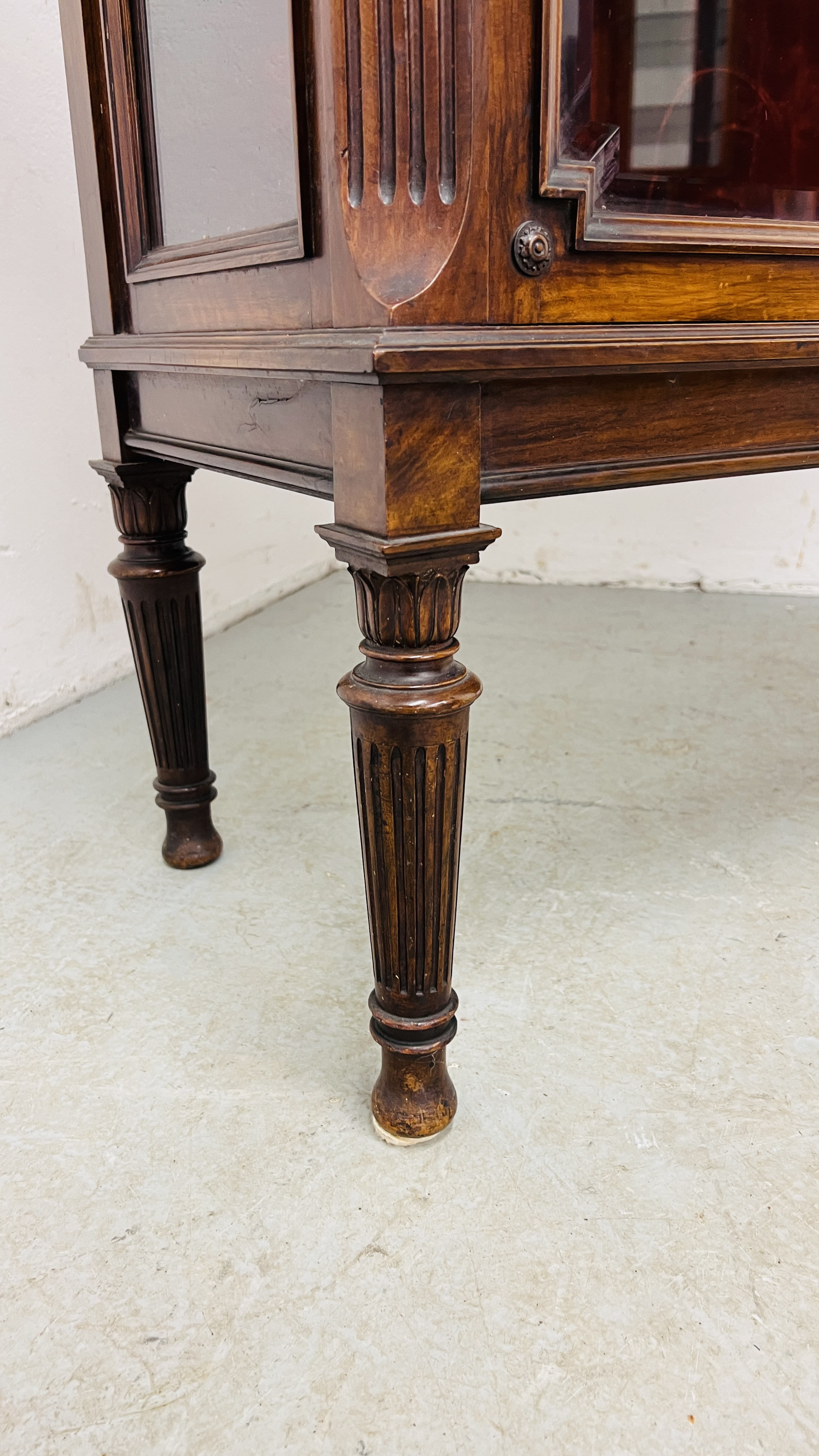 ANTIQUE MAHOGANY TWO DOOR GLAZED DISPLAY CABINET WITH VELVET UPHOLSTERED SHELVES STANDING ON REEDED - Image 9 of 14