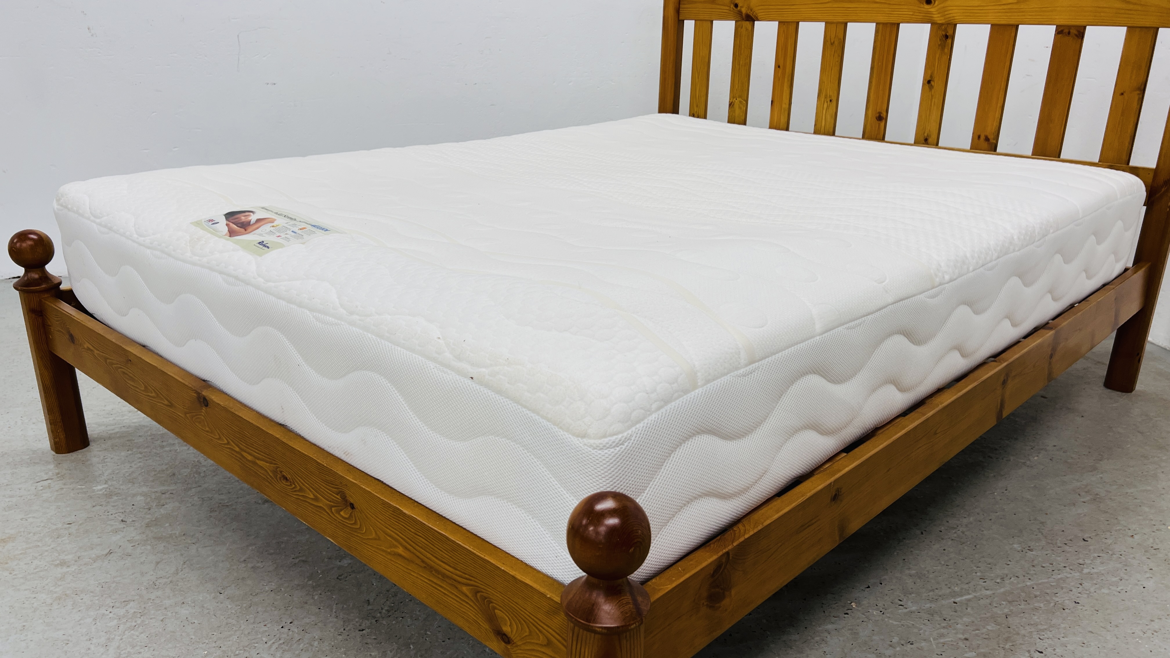 SOLID PINE KING SIZE BEDSTEAD FITTED WITH REYLON MEMORY POCKET 1500 AIRCOOL MATTRESS - Image 14 of 14