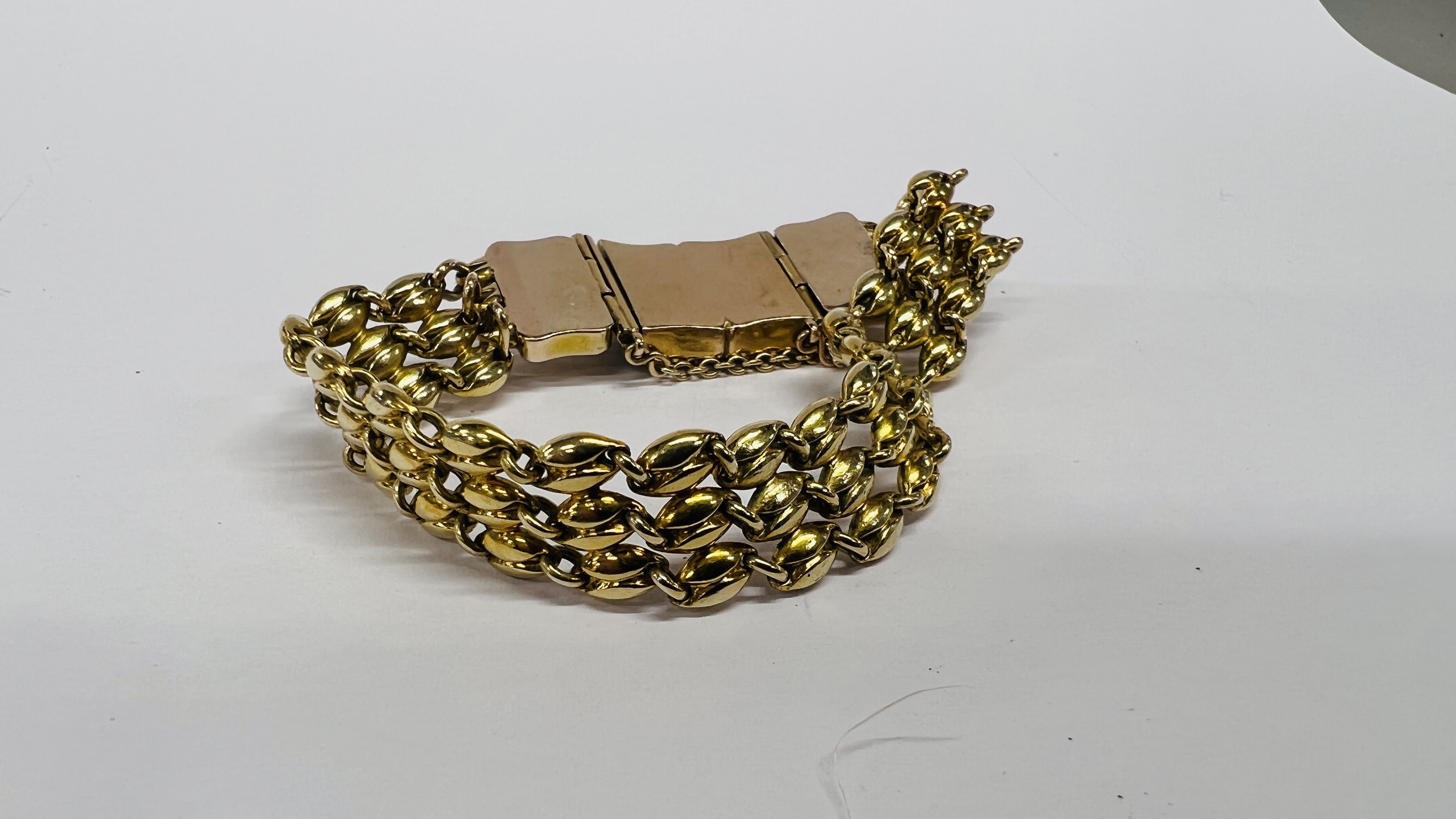 AN EDWARDIAN UNMARKED YELLOW METAL BRACELET, THE RECTANGULAR PANELS SURROUNDED BY SEED PEARLS, - Image 7 of 13