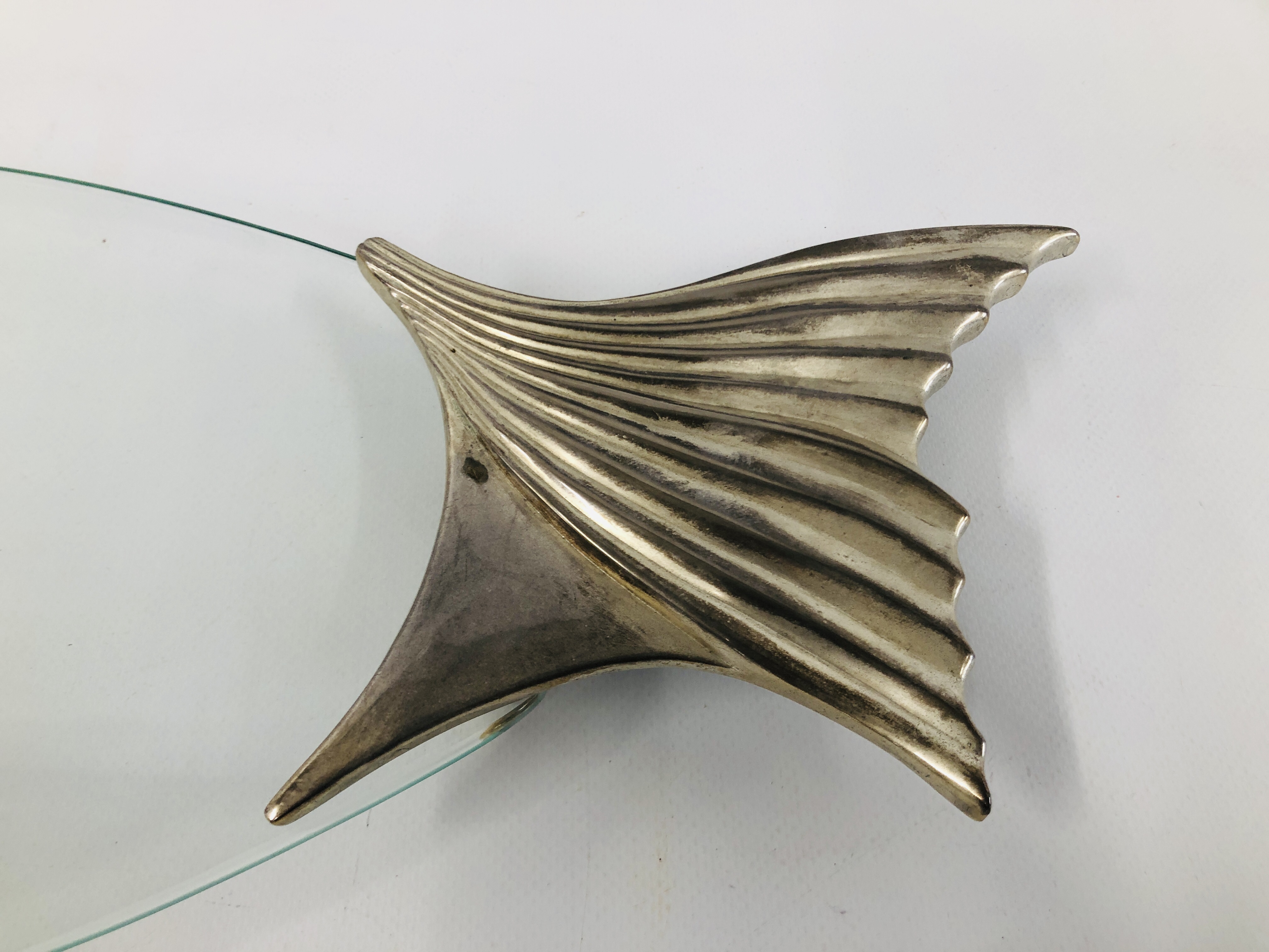 "SILEA" VINTAGE FRENCH SILVER PLATED AND GLASS FISH PLATTER, L 62CM. - Image 3 of 4