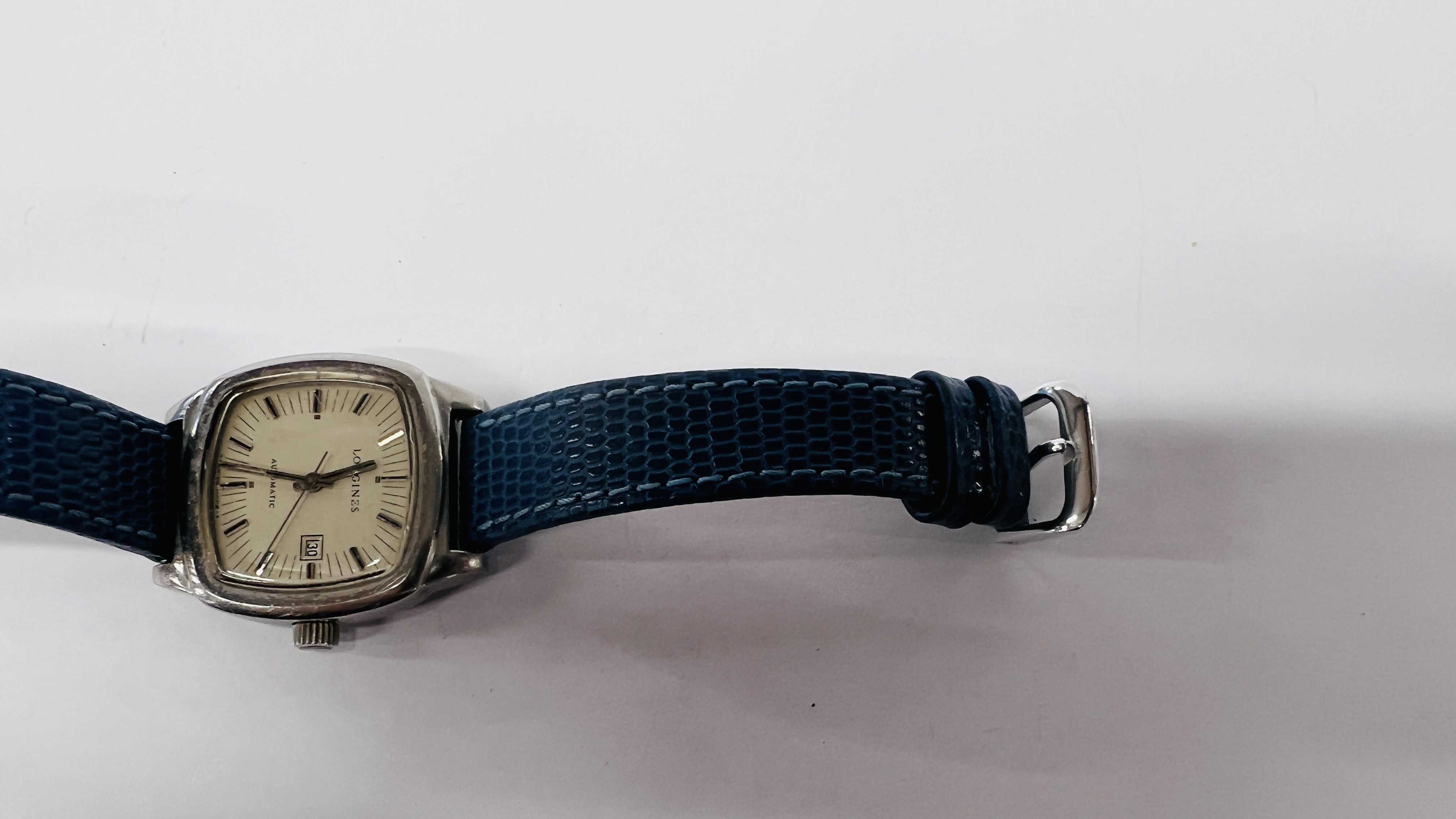 A LONGINES AUTOMATIC GENTLEMAN'S WRISTWATCH WITH STEEL CASE. - Image 8 of 9