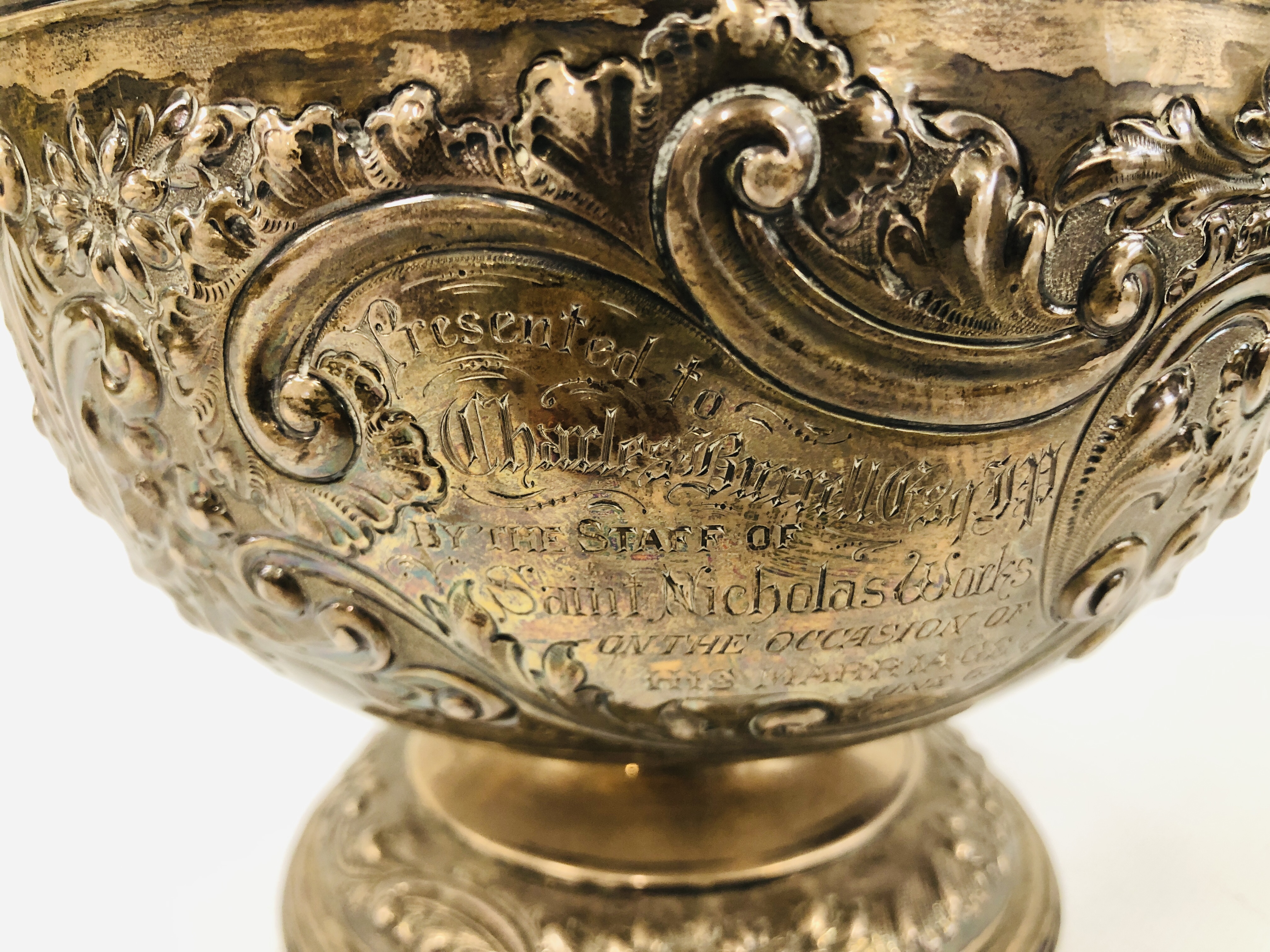 FOOTED CIRCULAR SILVER ROSE BOWL THE BODY WITH SCROLL AND FLOWER DECORATION SHEFFIELD 1912 WIDTH - Image 2 of 9