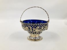 A SILVER SWING HANDLED SUGAR BASIN OF OGEE FORM,