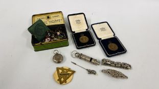 TIN OF ASSORTED COLLECTABLES TO INCLUDE VINTAGE MEDALS AND BADGES, ENAMELLED AND CASED EXAMPLES,