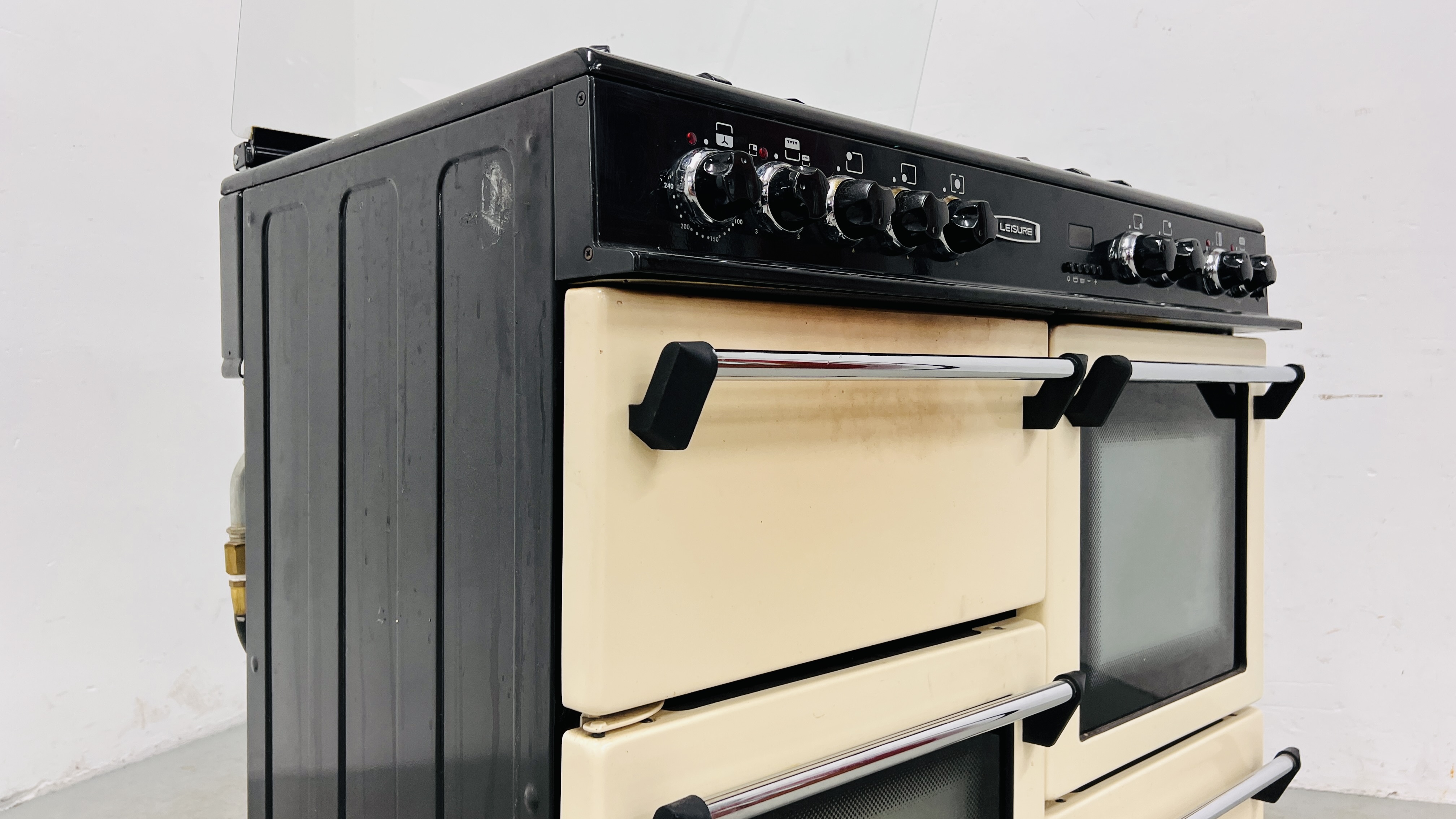 LEISURE COOKMASTER 101 ELECTRIC COOKER RANGE WITH GAS HOB (WITH USER GUIDE) WIDTH 100CM. - Image 22 of 28