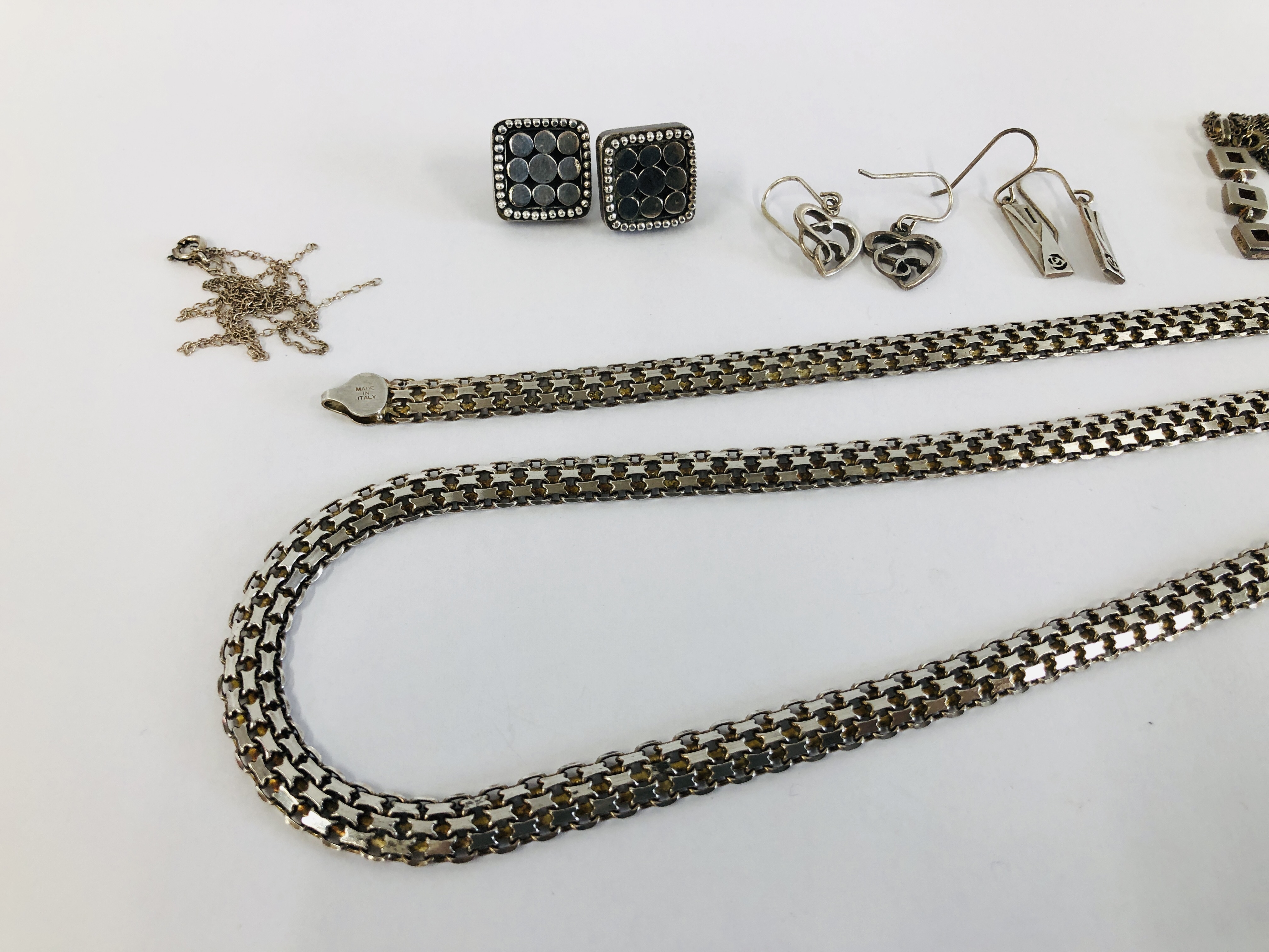 DESIGNER SILVER BRACELET AND MATCHING NECKLACE ALONG WITH KIT HEATH SILVER JEWELLERY, ETC. - Image 3 of 10