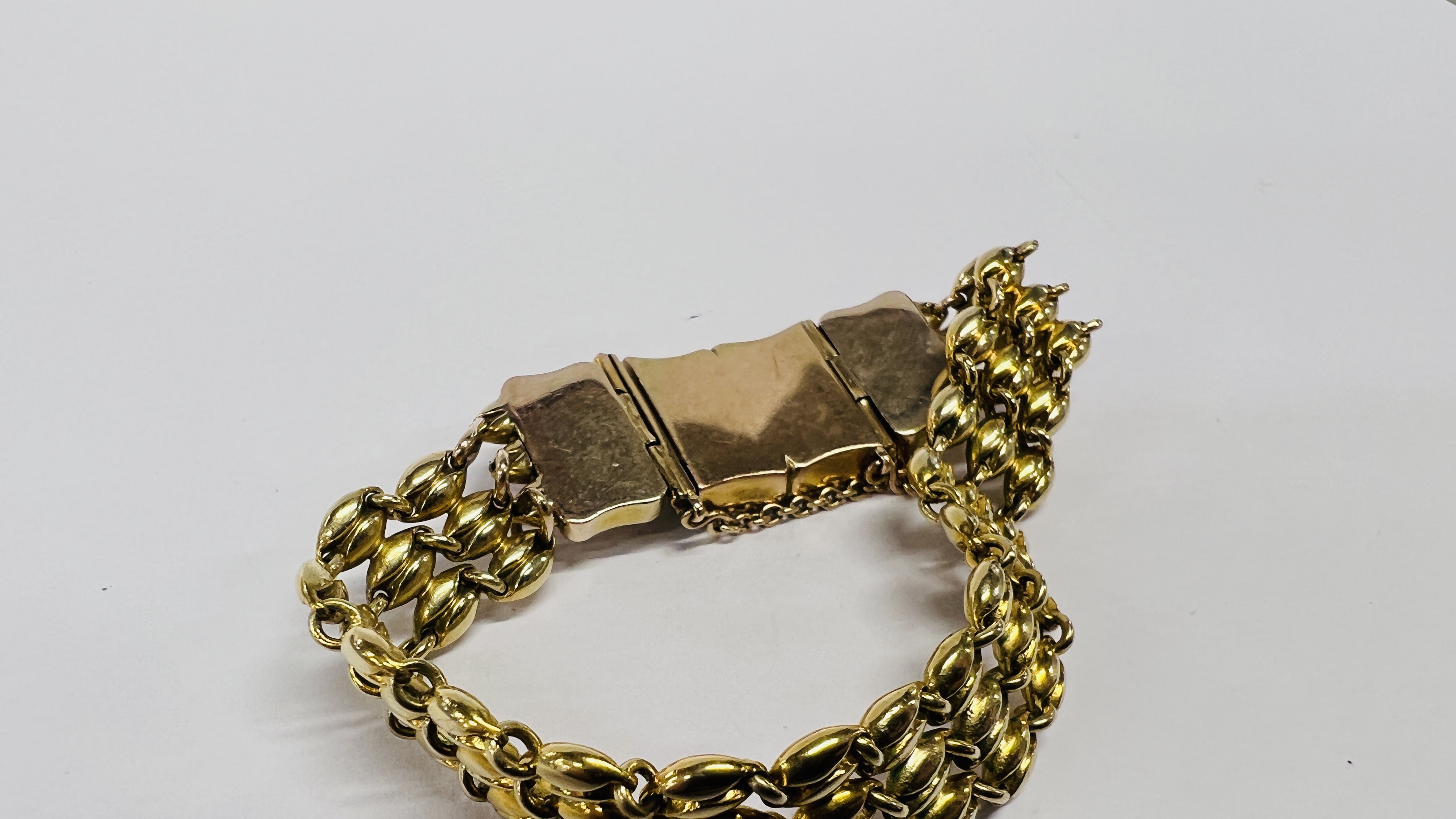 AN EDWARDIAN UNMARKED YELLOW METAL BRACELET, THE RECTANGULAR PANELS SURROUNDED BY SEED PEARLS, - Image 6 of 13