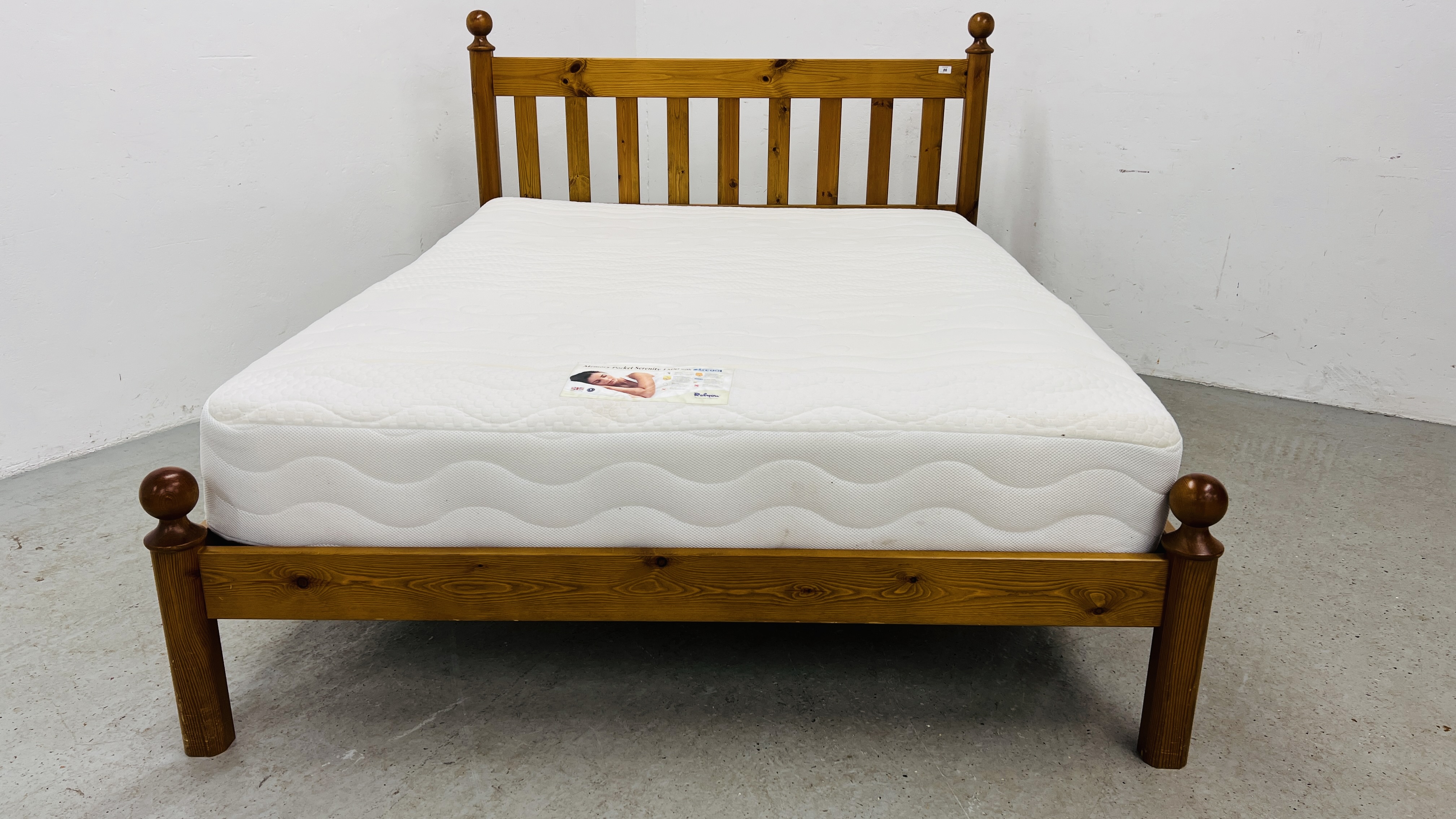 SOLID PINE KING SIZE BEDSTEAD FITTED WITH REYLON MEMORY POCKET 1500 AIRCOOL MATTRESS - Image 3 of 14