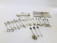 A GROUP OF SILVER TO INCLUDE 5 SILVER HANDLED KNIVES, SILVER HANDLED HOOK,