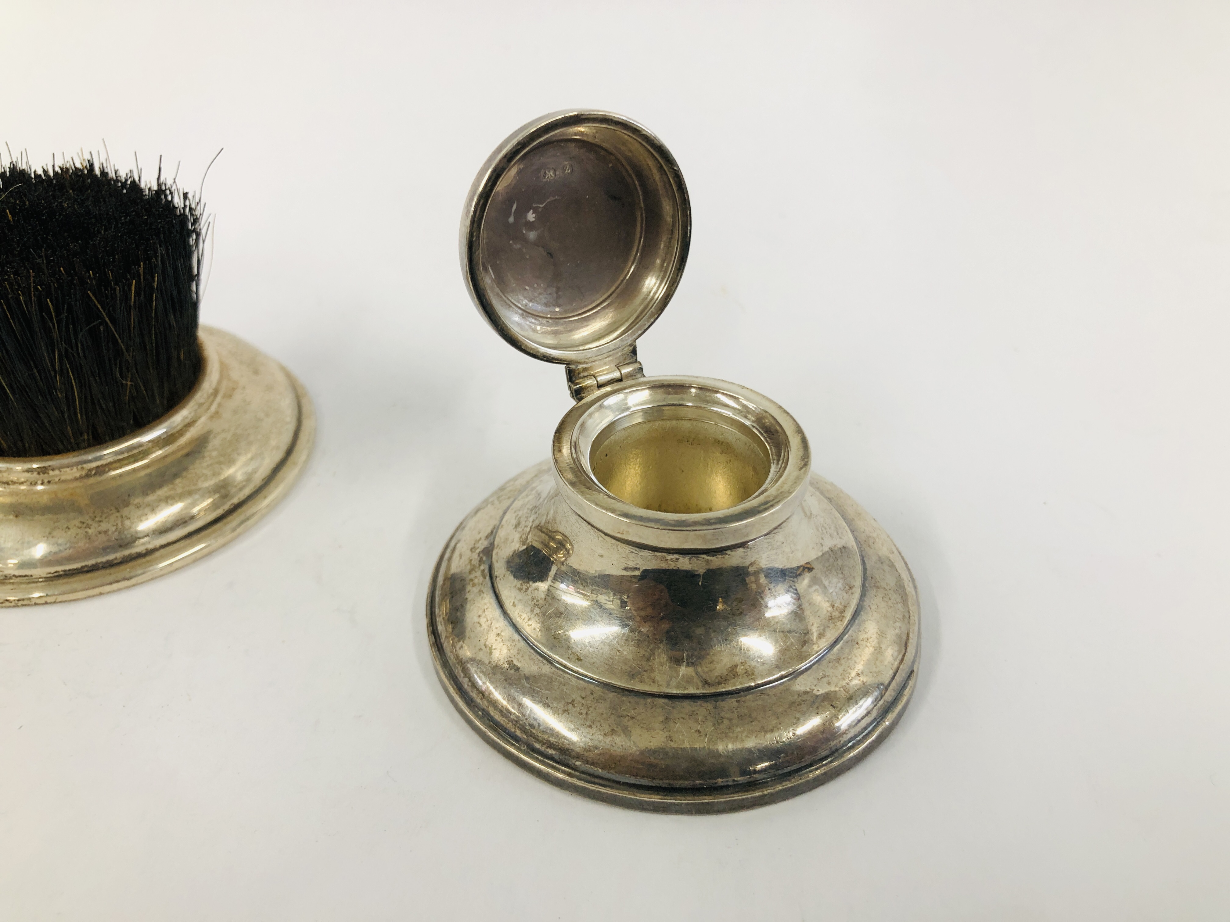 SILVER MOUNTED CIRCULAR BRUSH, BIRMINGHAM 1902 ALONG WITH A SILVER INKWELL AND SILVER SHELL SALT, - Image 6 of 8