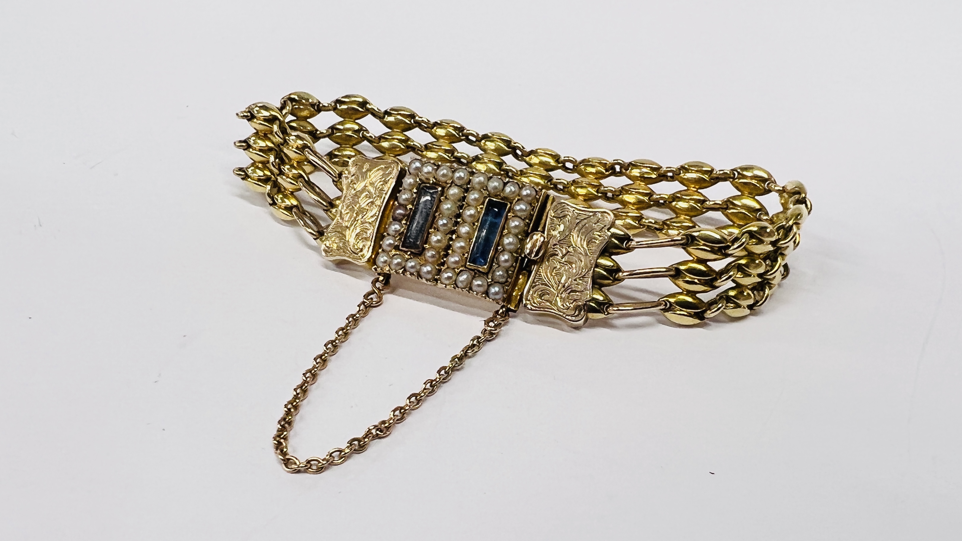 AN EDWARDIAN UNMARKED YELLOW METAL BRACELET, THE RECTANGULAR PANELS SURROUNDED BY SEED PEARLS, - Image 5 of 13