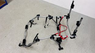 HALFORDS BOOT MOUNT CYCLE RACK (TWO CYCLE CAPACITY).