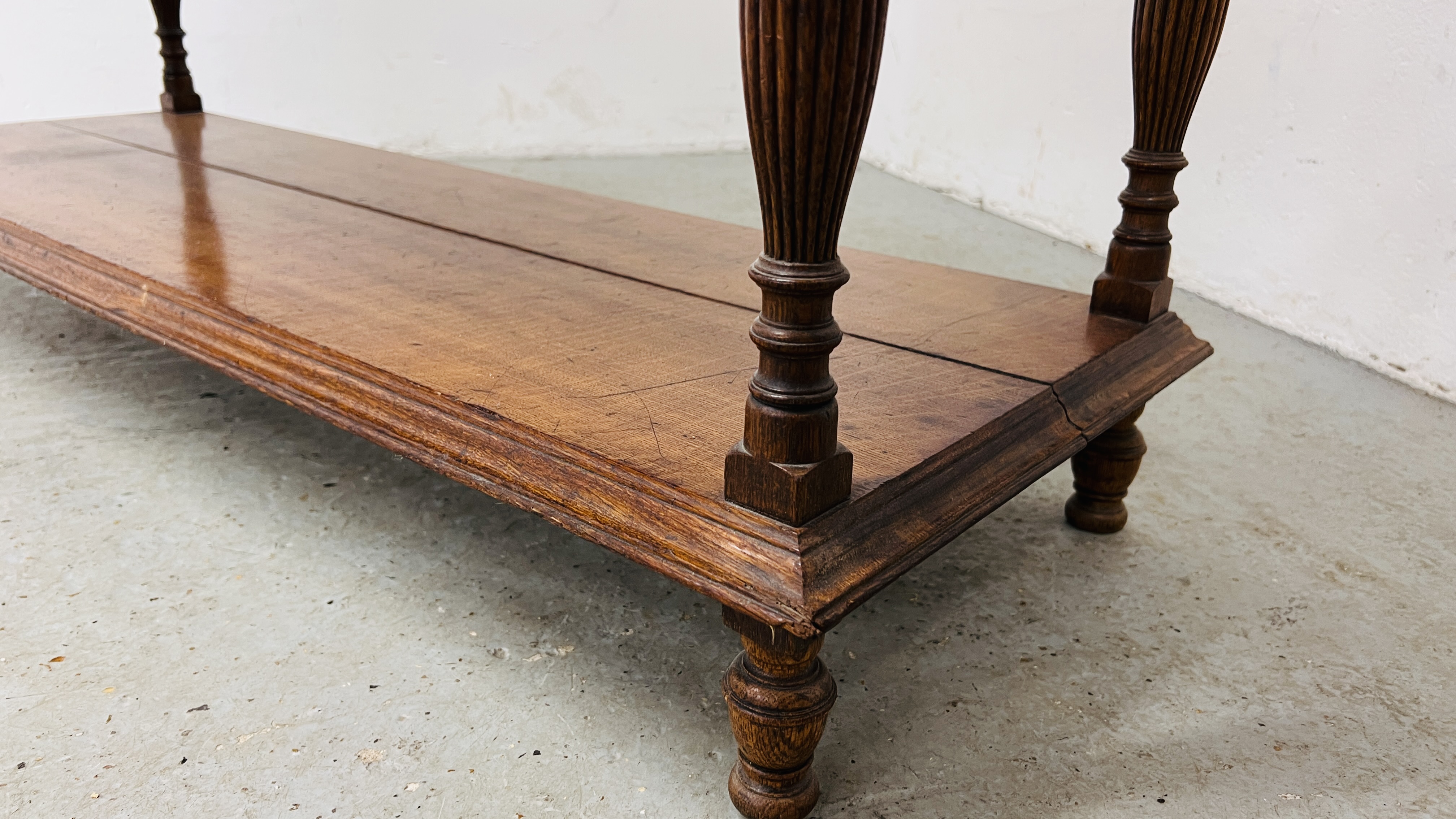 AN EDWARDIAN OAK GLAZED DISPLAY CABINET ABOVE A TWO DRAWER AND OPEN SHELF BASE WIDTH 122CM. - Image 10 of 20