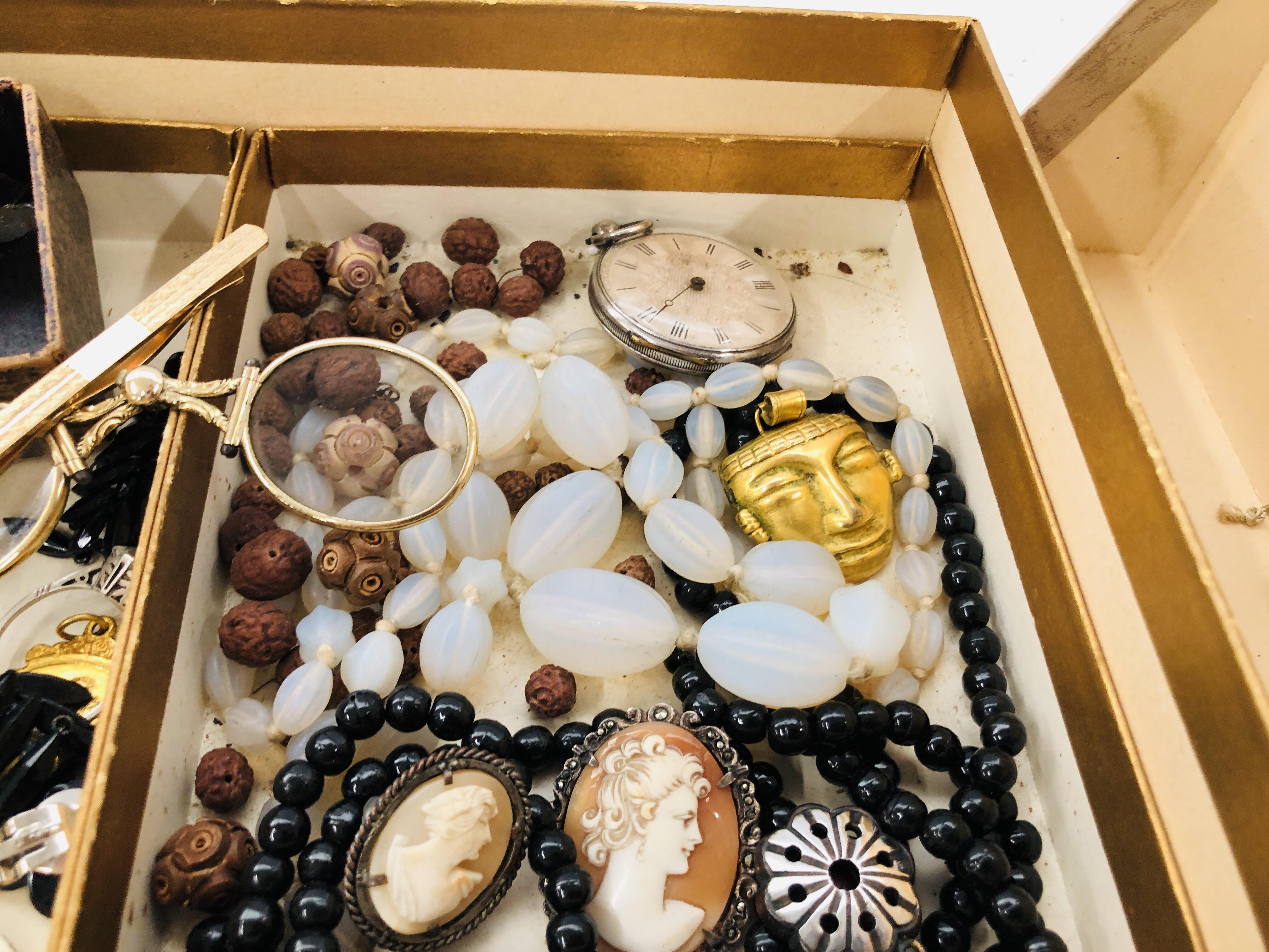 BOX OF VINTAGE COSTUME JEWELLERY TO INCLUDE CAMEO BROOCH, WATCH, LORGNETTE, RINGS, ETC. - Image 3 of 5