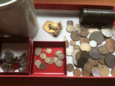 SMALL BOX VARIOUS COINS INCLUDING MALAYA, FEW BADGES, NORFOLK/T4 SHOULDER TITLE, ERASMIC TIN,