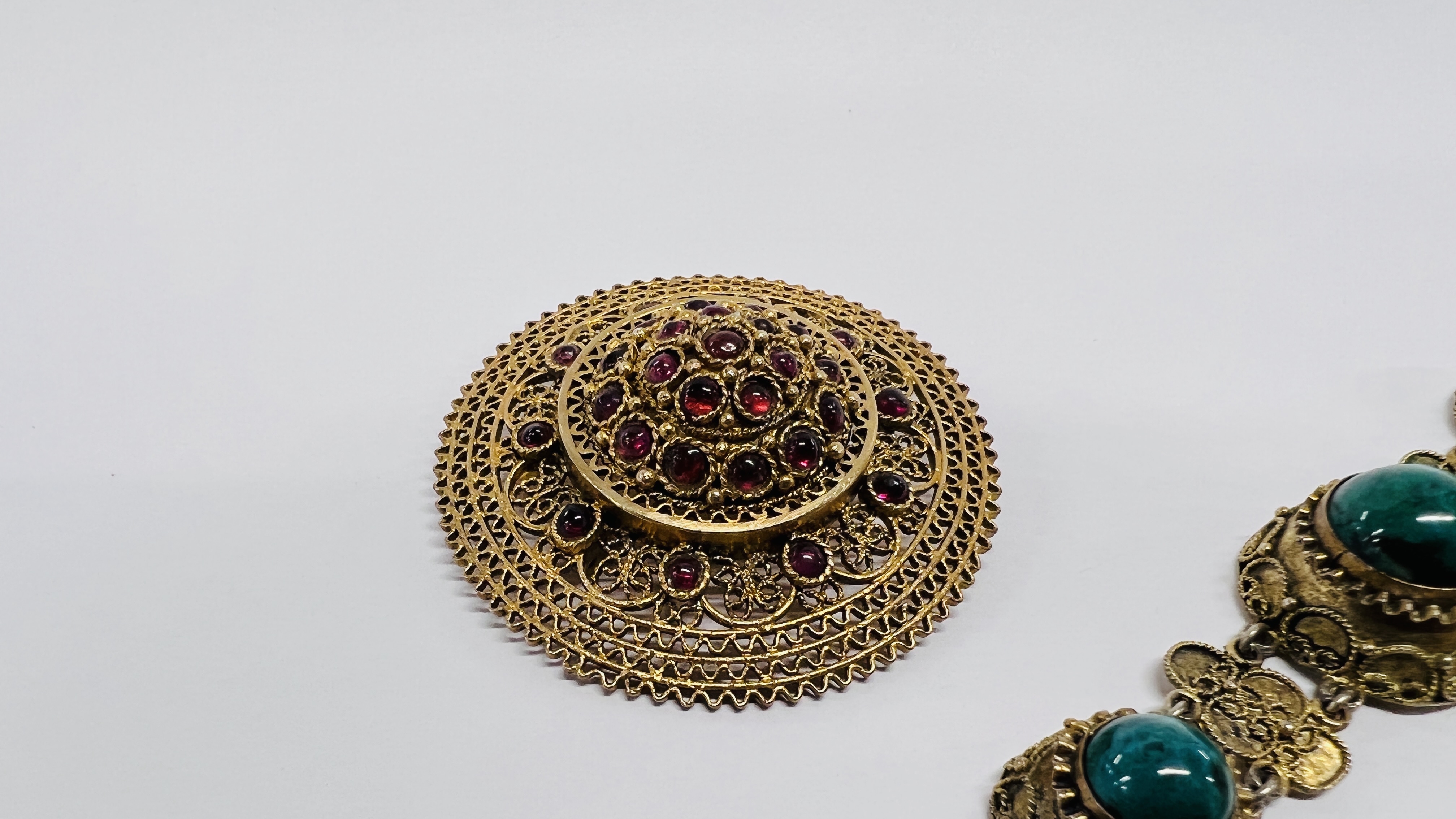 A SILVER GILT BROOCH MADE IN ISRAEL, SET WITH CABOCHONS, - Image 2 of 10