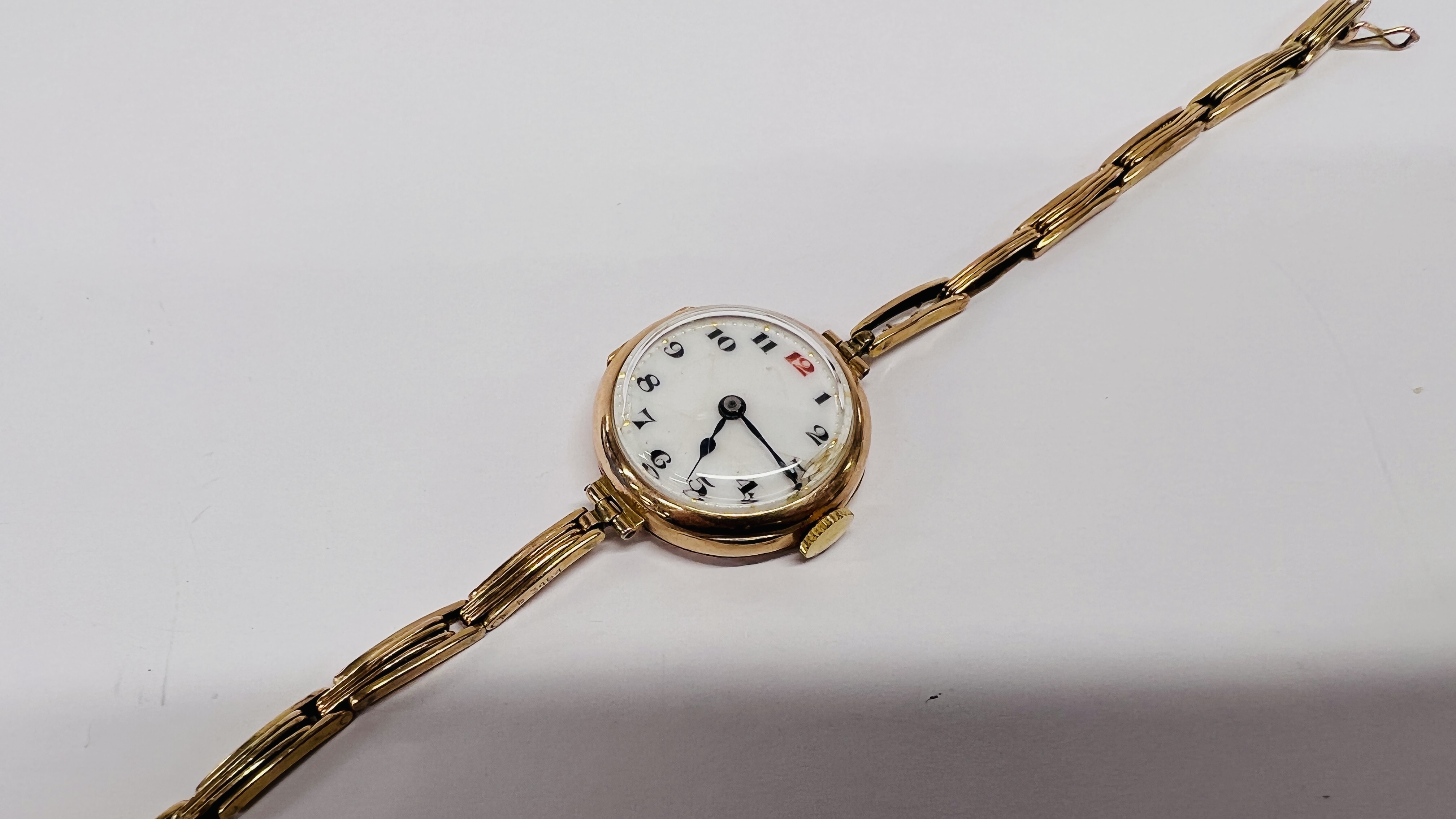 LADY'S 9CT GOLD COCKTAIL WATCH, ENAMELLED DIAL ON EXPANDING 9CT GOLD BRACELET STRAP. - Image 2 of 16