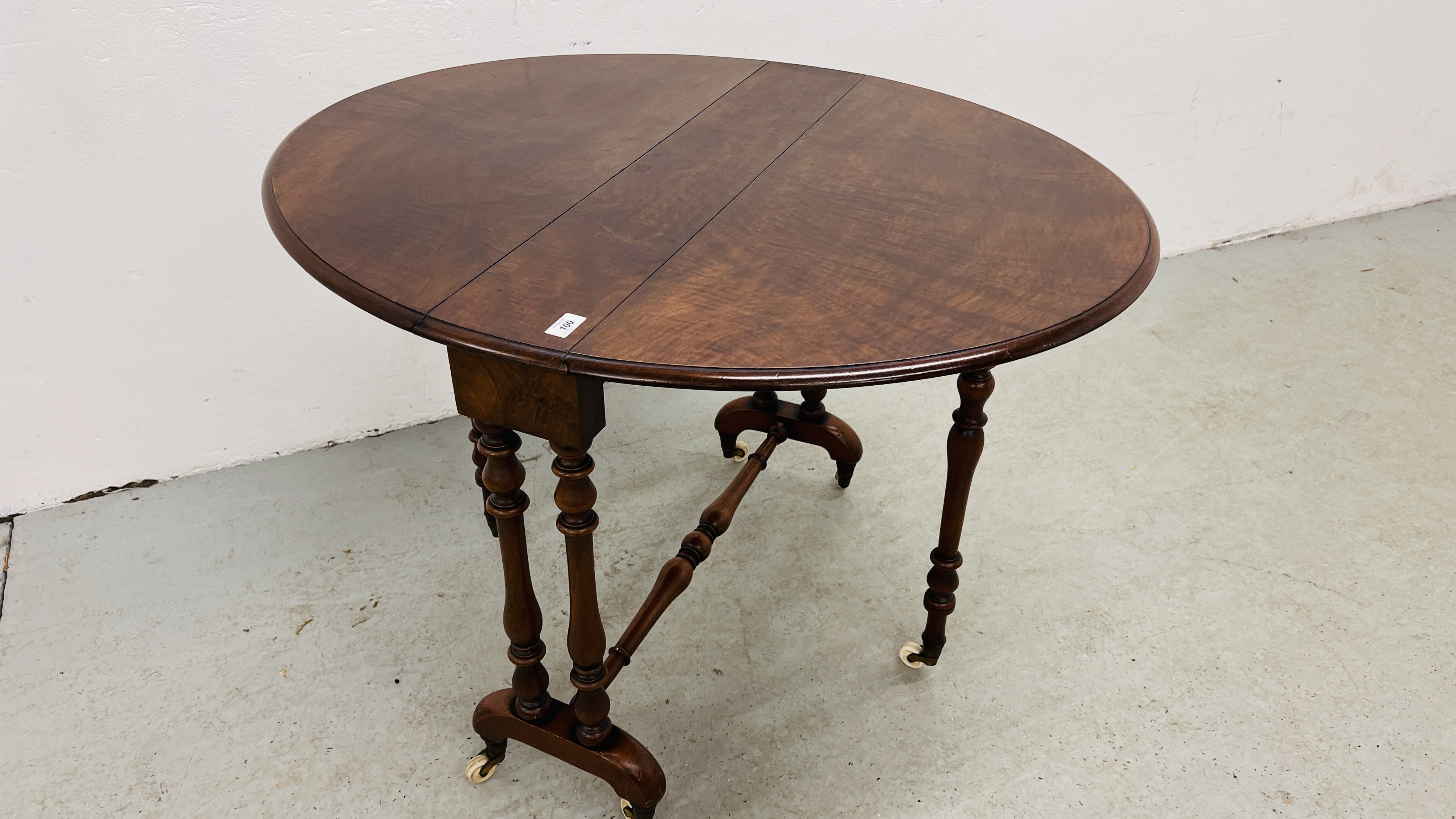 VICTORIAN WALNUT TEA TABLE WITH GATELEG ACTION AND OVAL TOP - EXTENDED 83CM. X 102CM. - Image 8 of 10