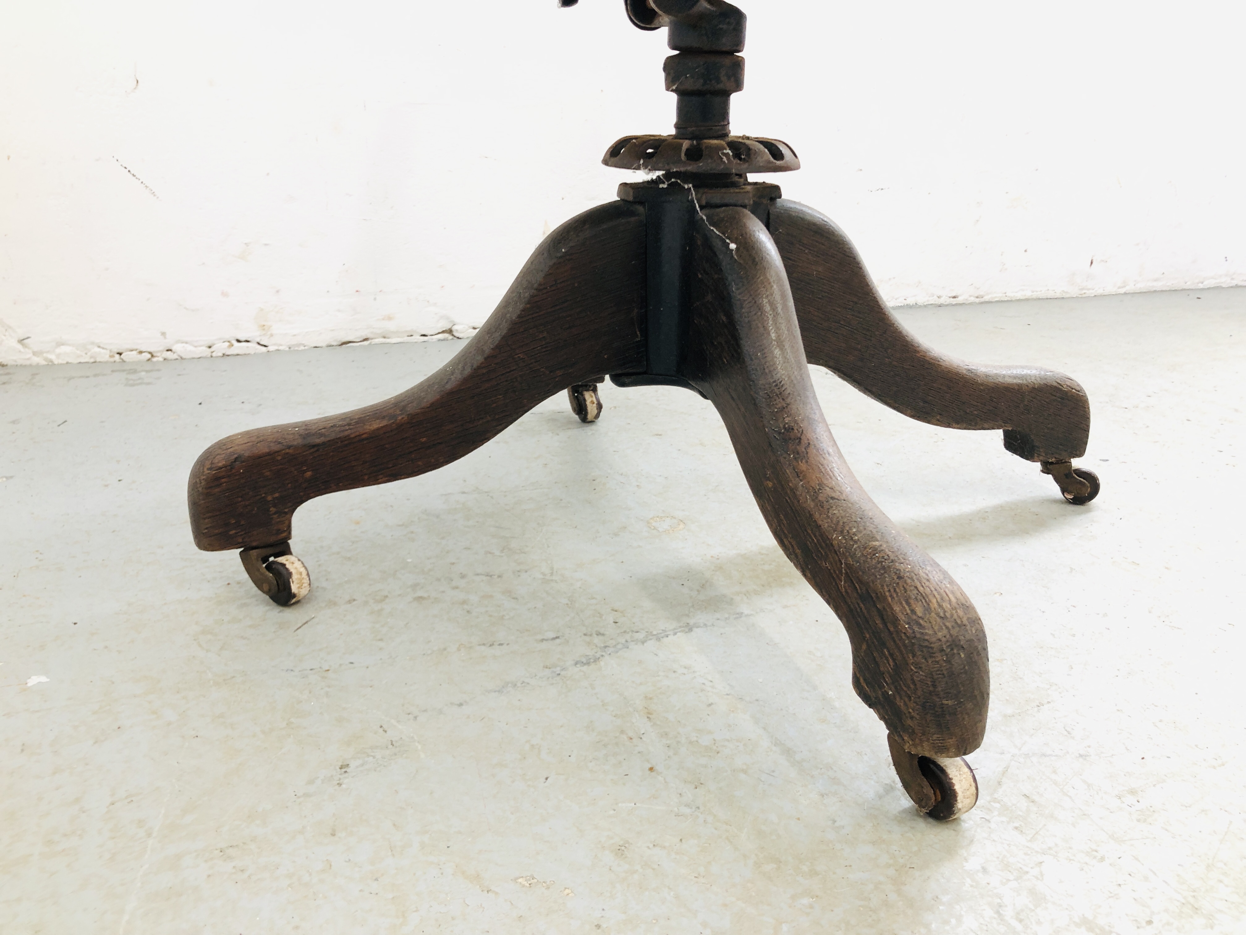 ANTIQUE OAK REVOLVING OFFICE CHAIR WITH MECHANICAL ACTION - Image 8 of 9