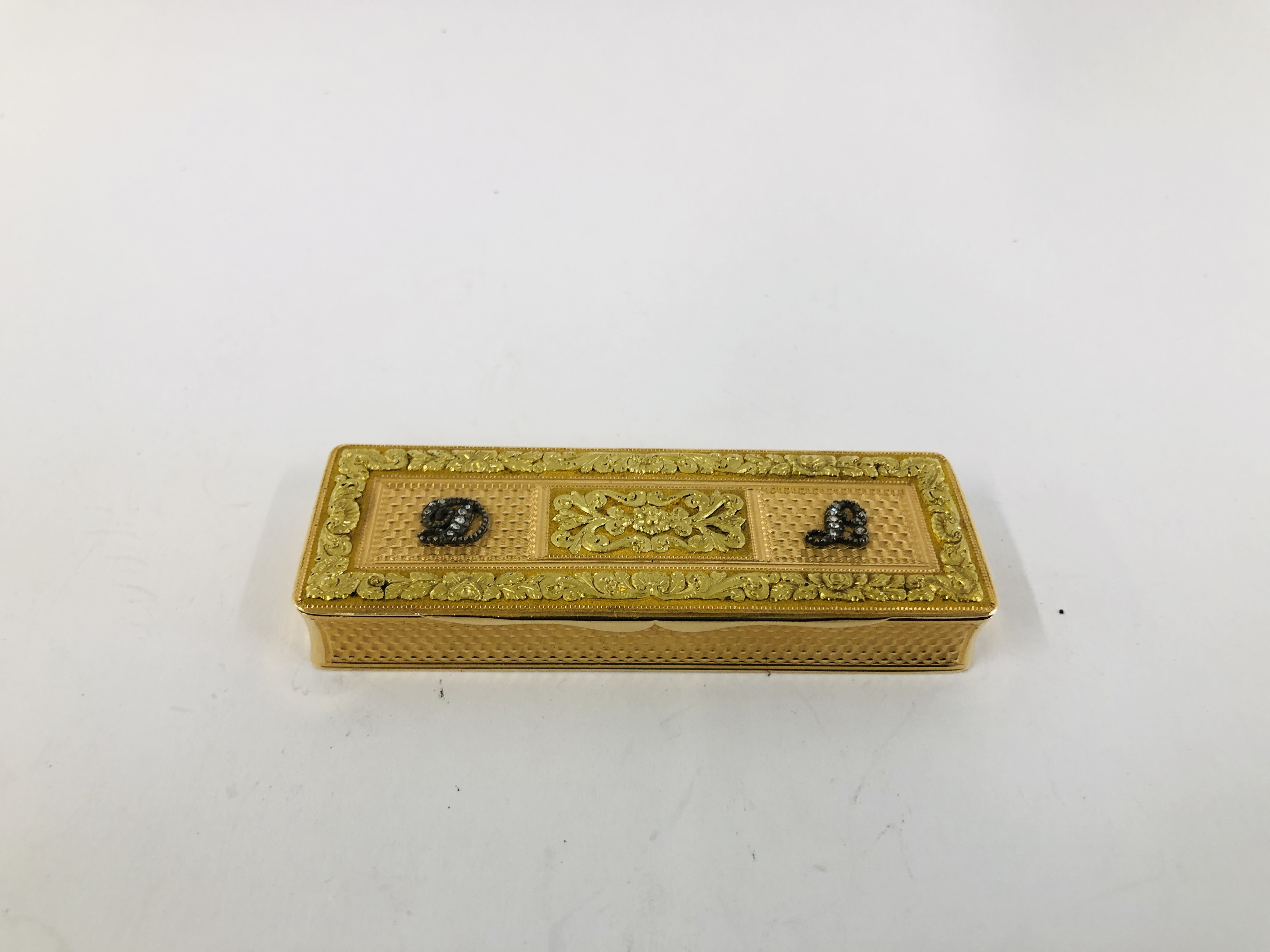 CONTINENTAL SILVER GILT RECTANGULAR BOX WITH APPLIED LEAF DECORATION MONOGRAM D.L. - Image 2 of 8