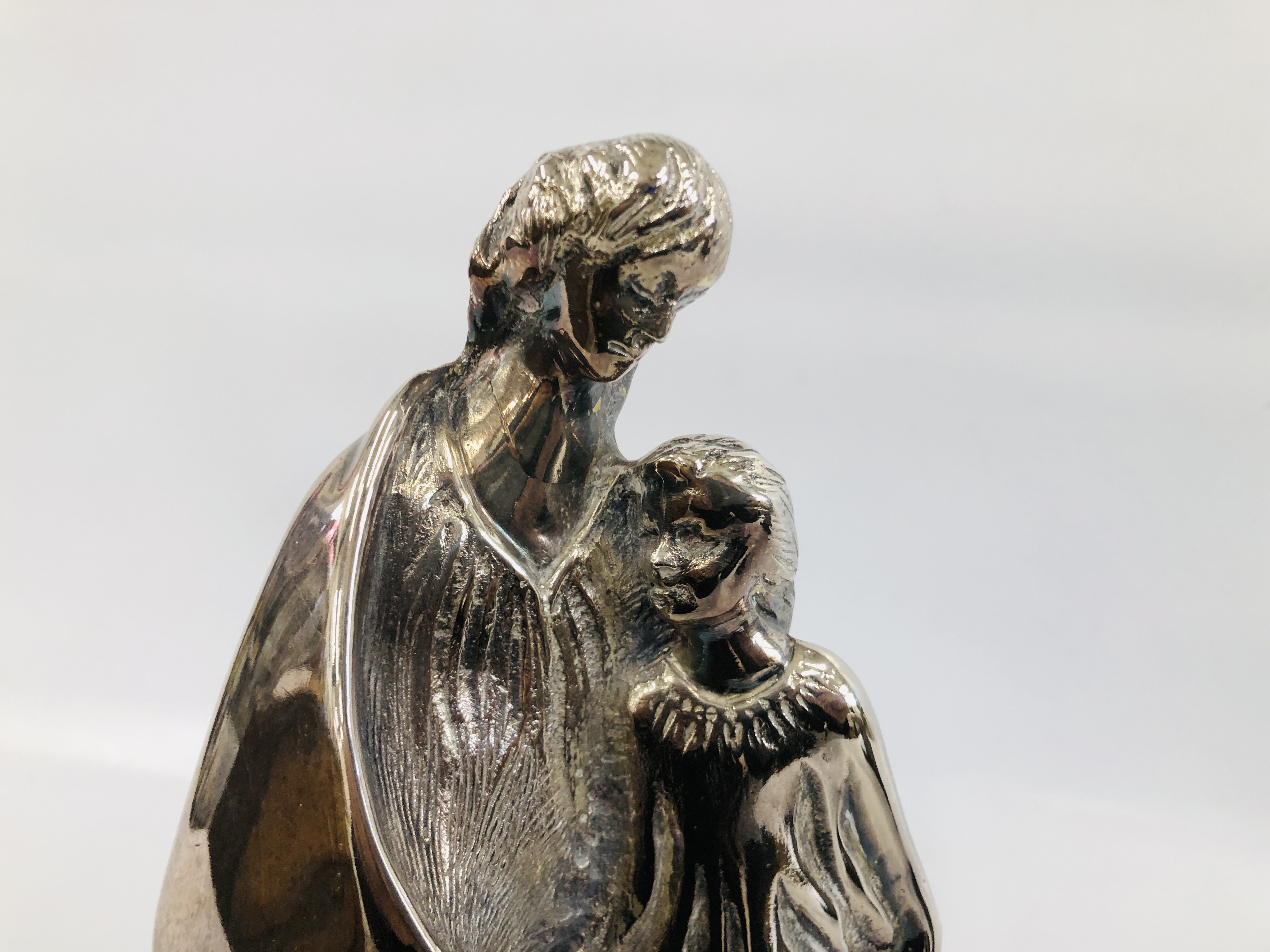 LIMITED EDITION ERMES OTTAVIANI RELIGIOUS SCULPTURE BEARING SIGNATURE, H 32.5CM. - Image 2 of 9