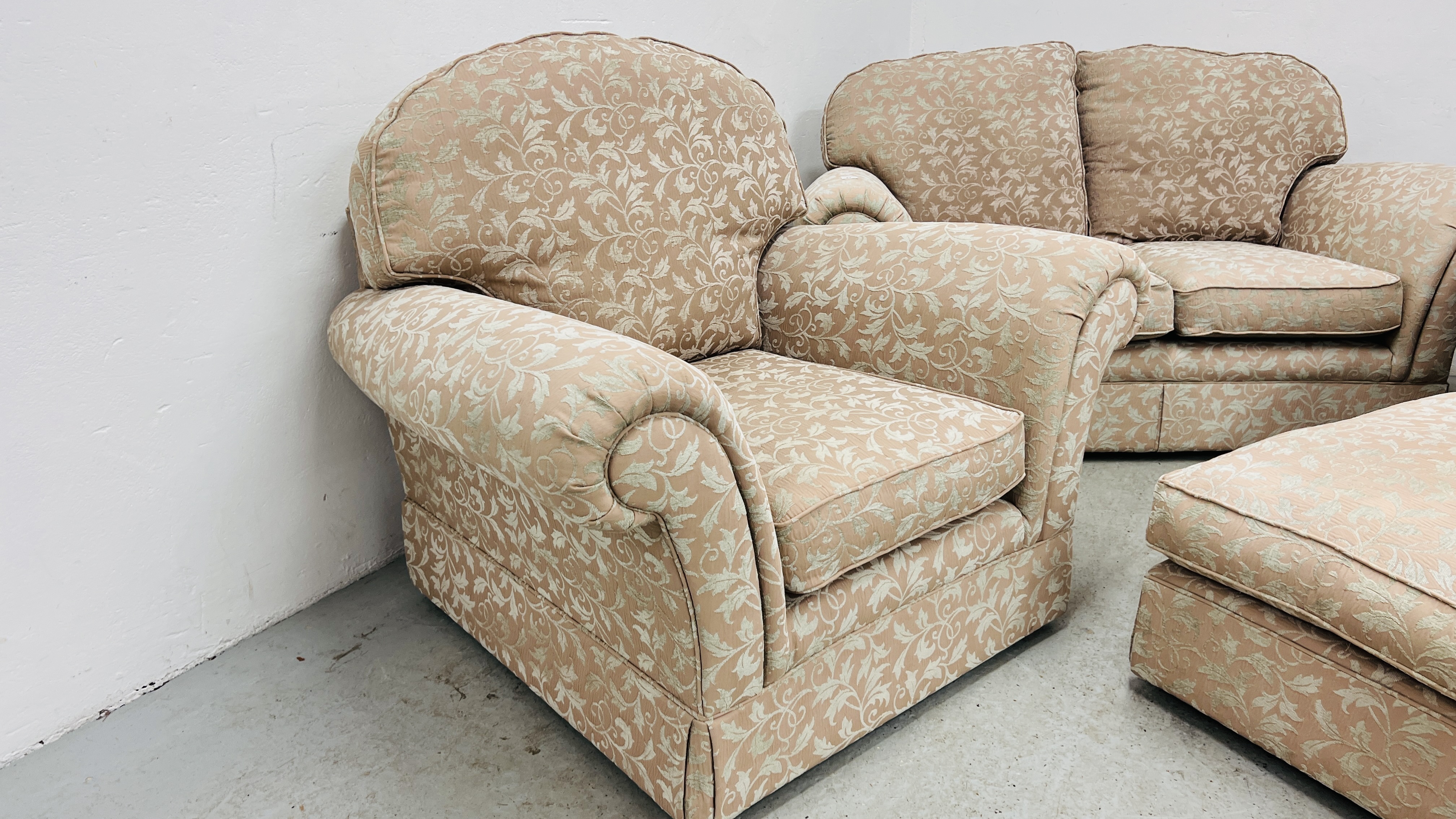 QUALITY MARKS & SPENCER LOUNGE SUITE COMPRISING TWO SEATER SOFA, - Image 11 of 18