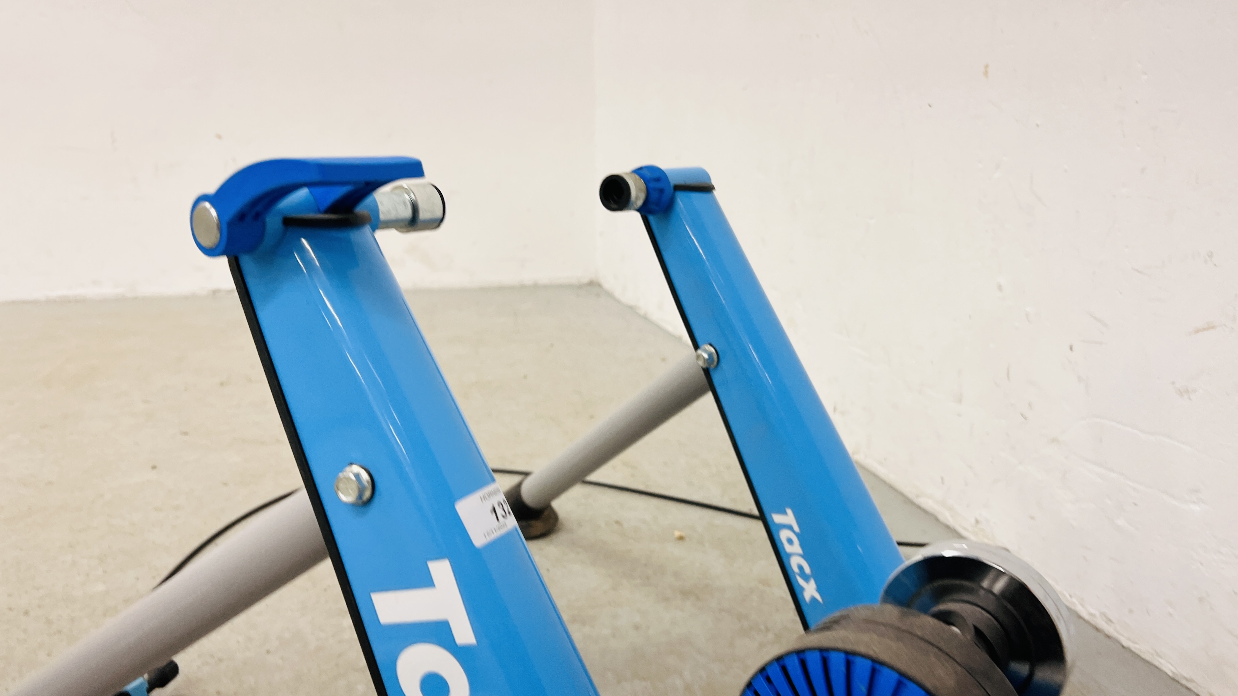 A TACX CYCLE TRAINER - SOLD AS SEEN. - Image 4 of 7