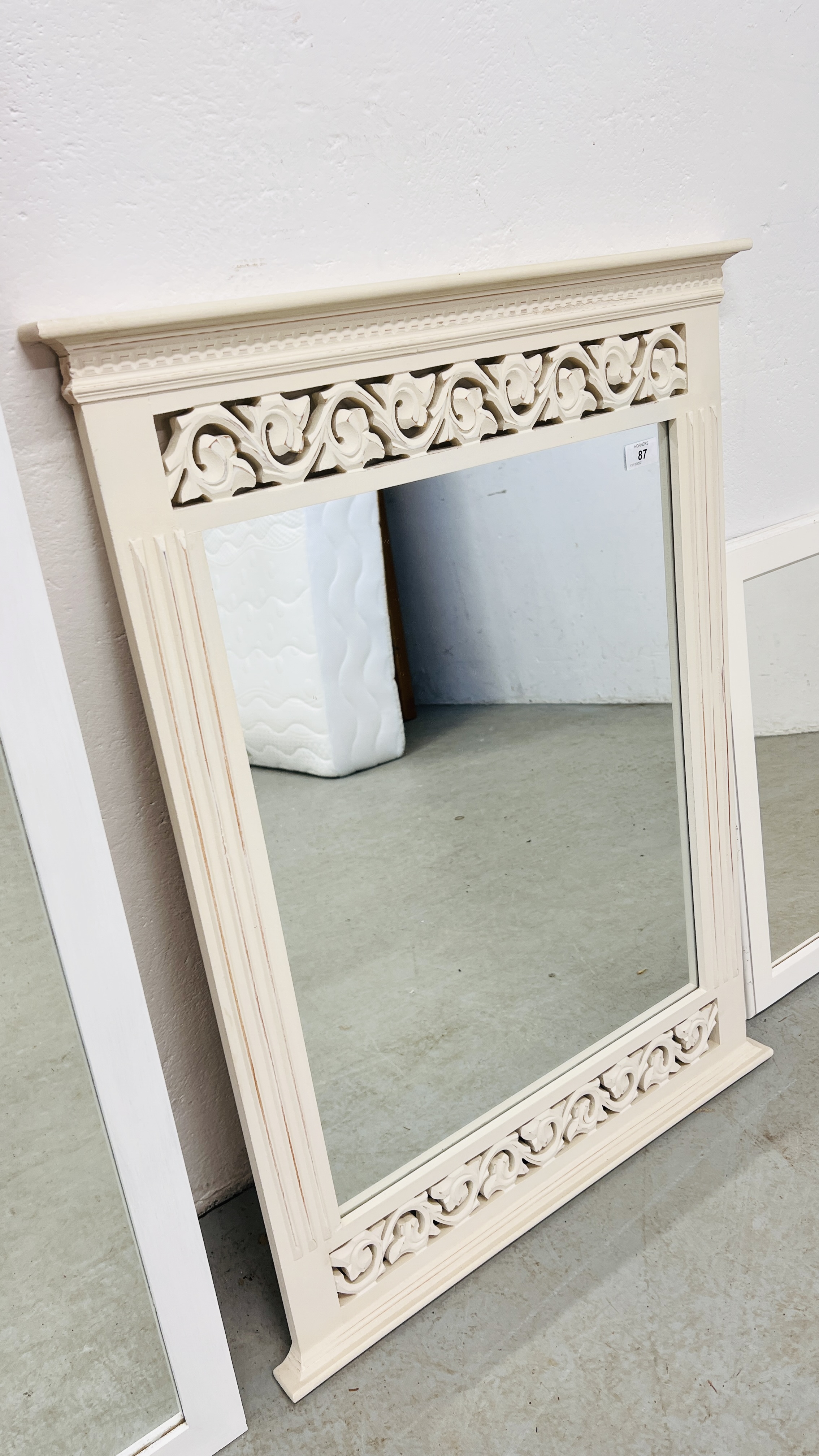 MODERN CREAM FINISH WALL MIRROR WITH DECORATIVE FRETWORK CARVED DETAIL WIDTH 62CM. HEIGHT 84CM. - Image 2 of 5