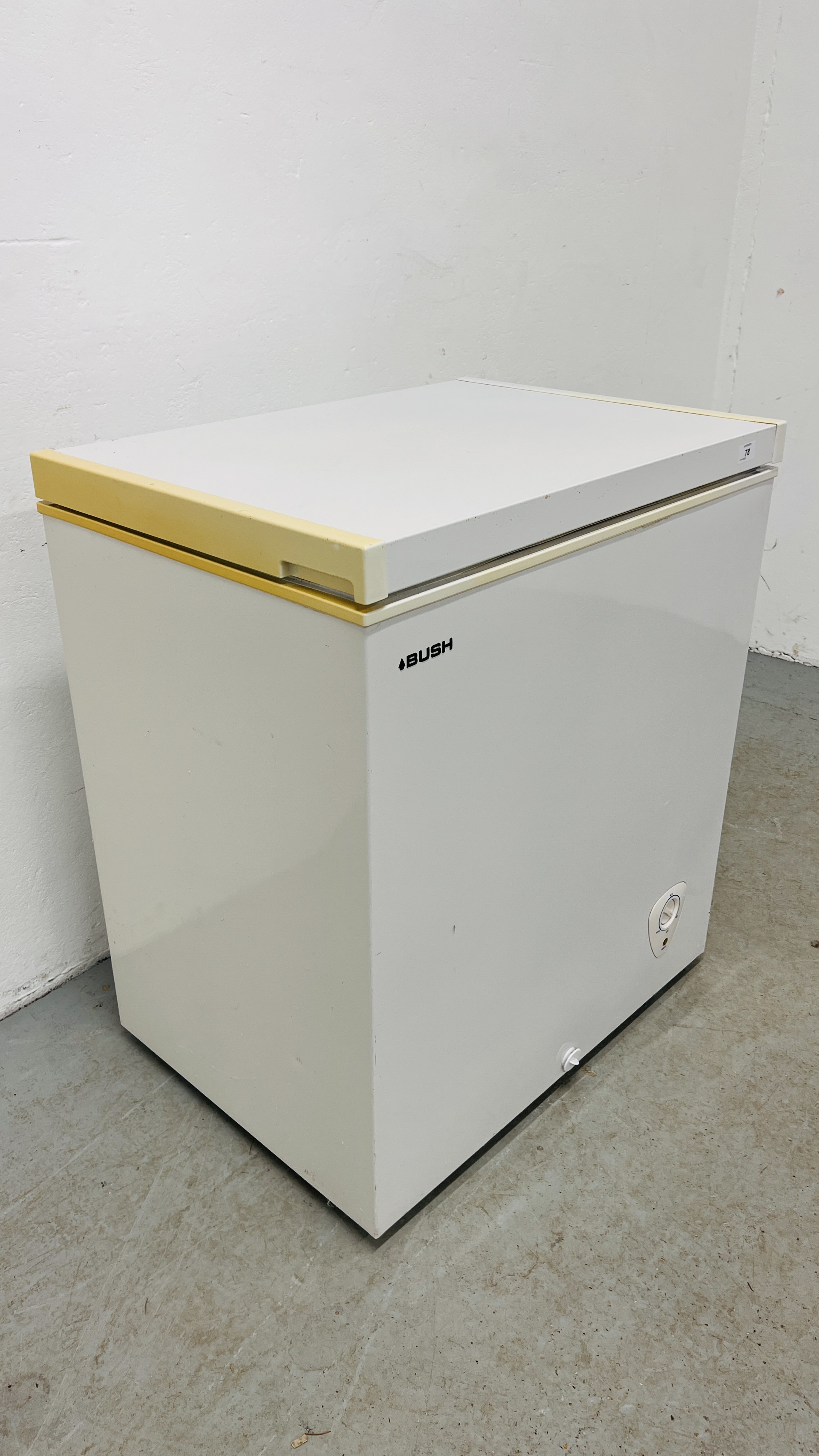 A BUSH CHEST FREEZER WIDTH 73CM. DEPTH 56CM. HEIGHT 83CM. - Image 3 of 6