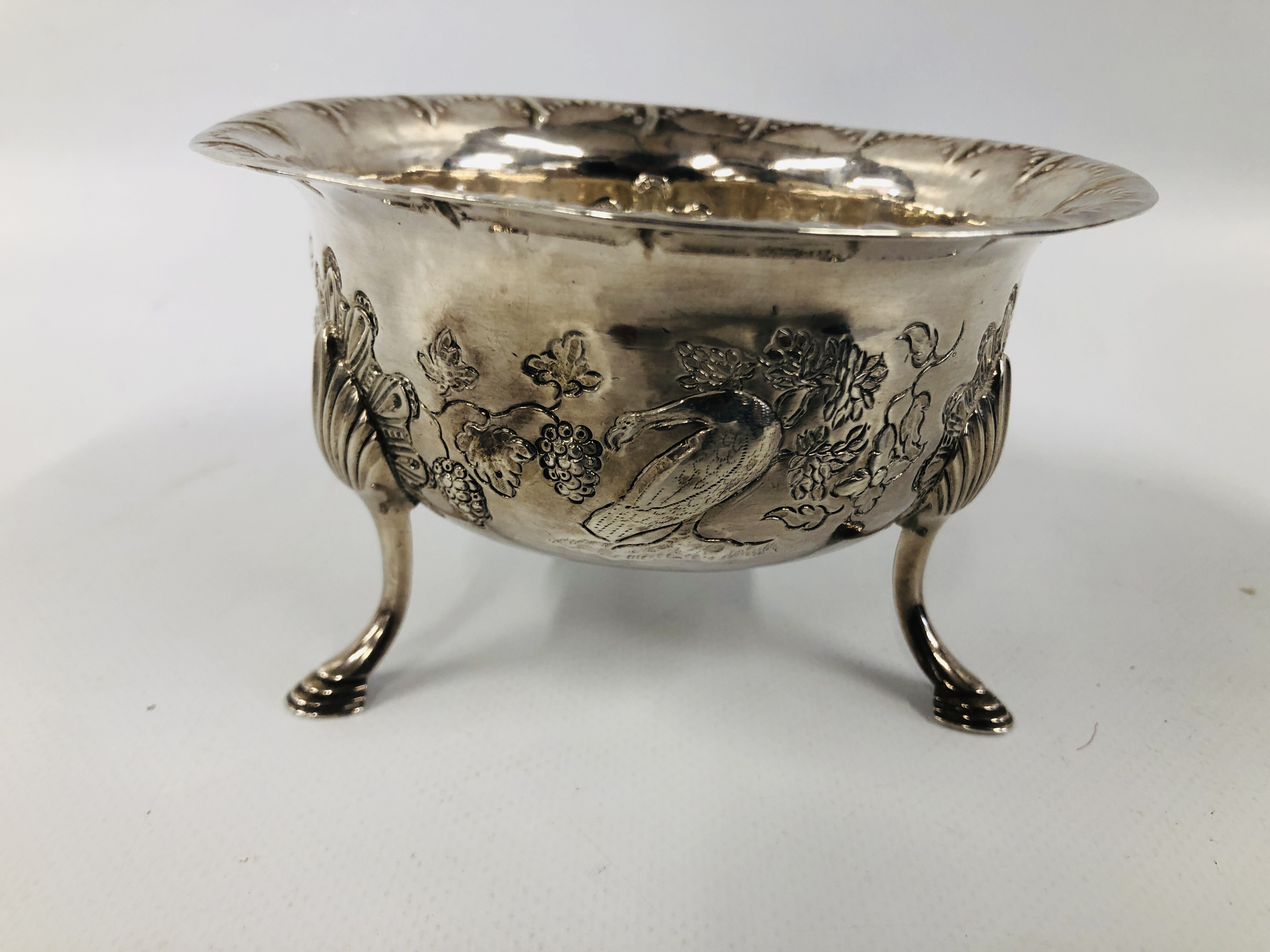 A SILVER CIRCULAR SUGAR DISH DECORATED WITH BIRDS, - Image 5 of 9