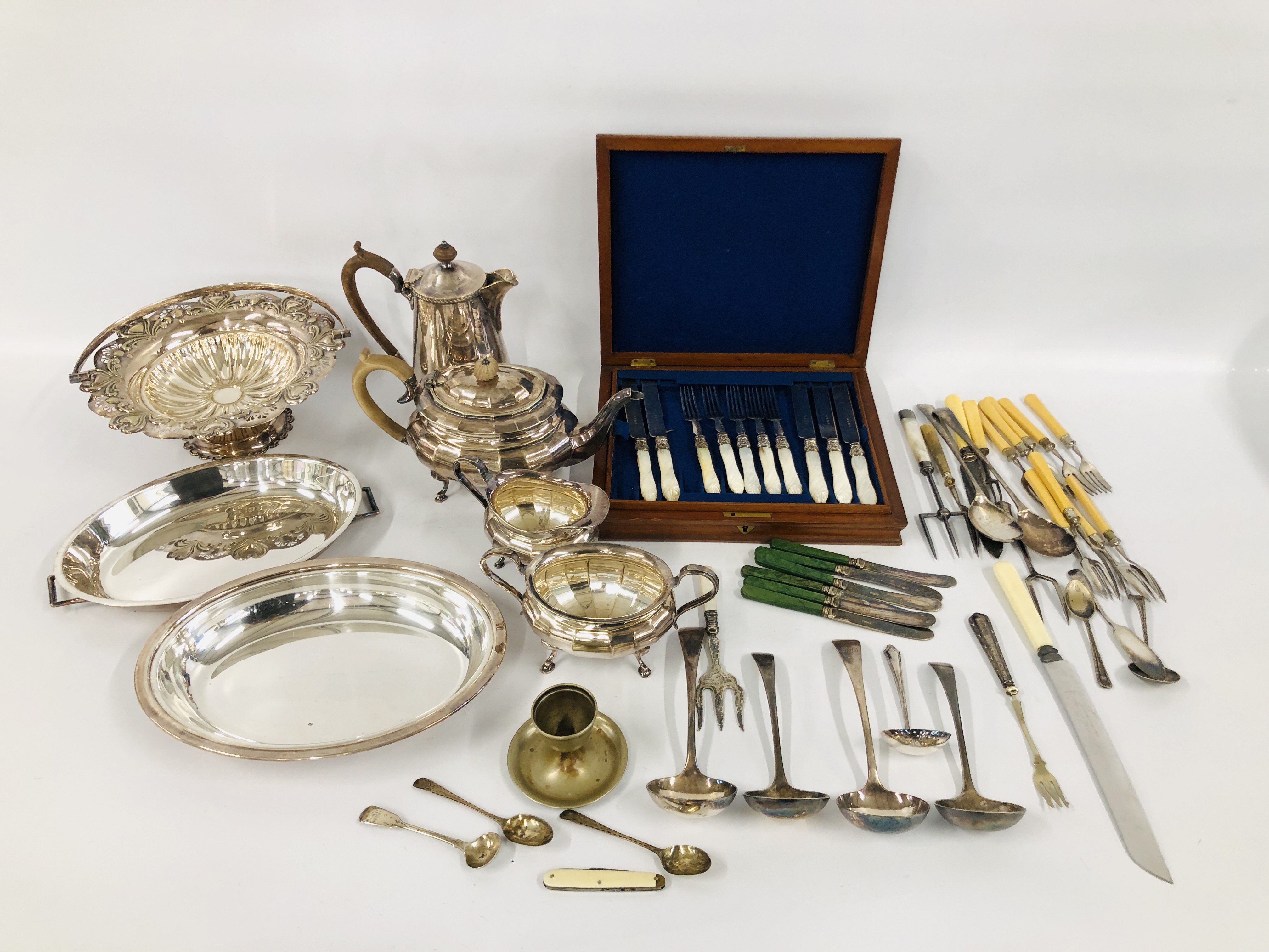 BOX OF ASSORTED VINTAGE SILVER PLATED WARE TO INCLUDE TREEN, THREE PIECE TEA SET + COFFEE POT,