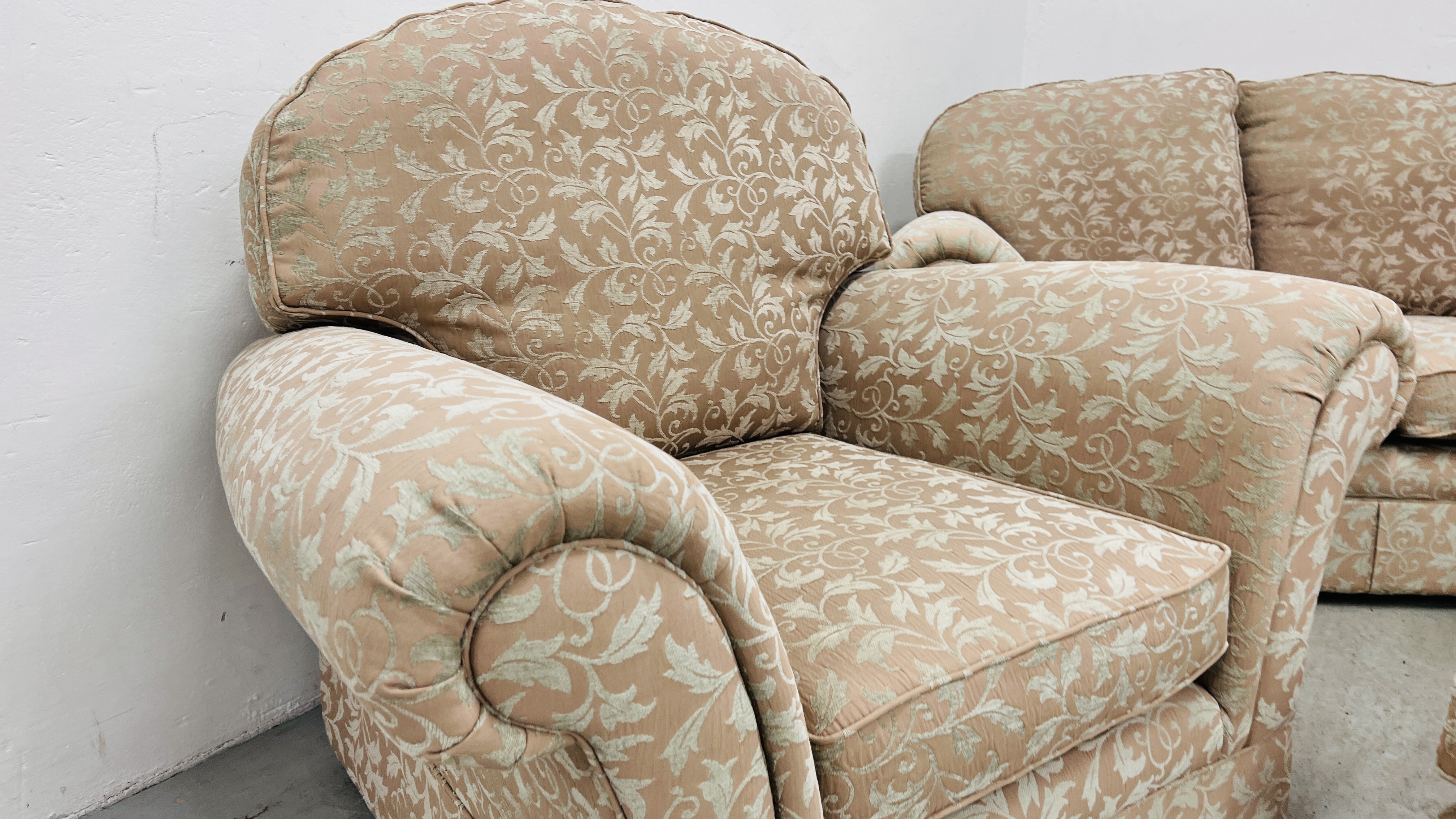 QUALITY MARKS & SPENCER LOUNGE SUITE COMPRISING TWO SEATER SOFA, - Image 12 of 18